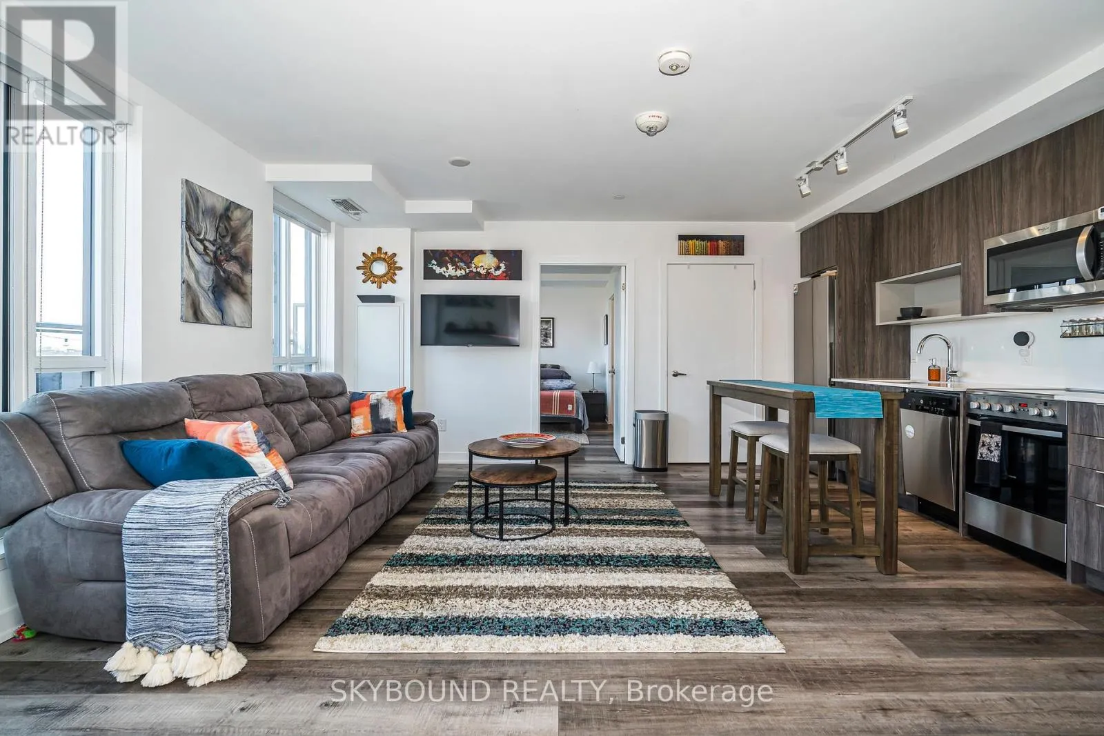 # 805 - 630 GREENWOOD AVENUE