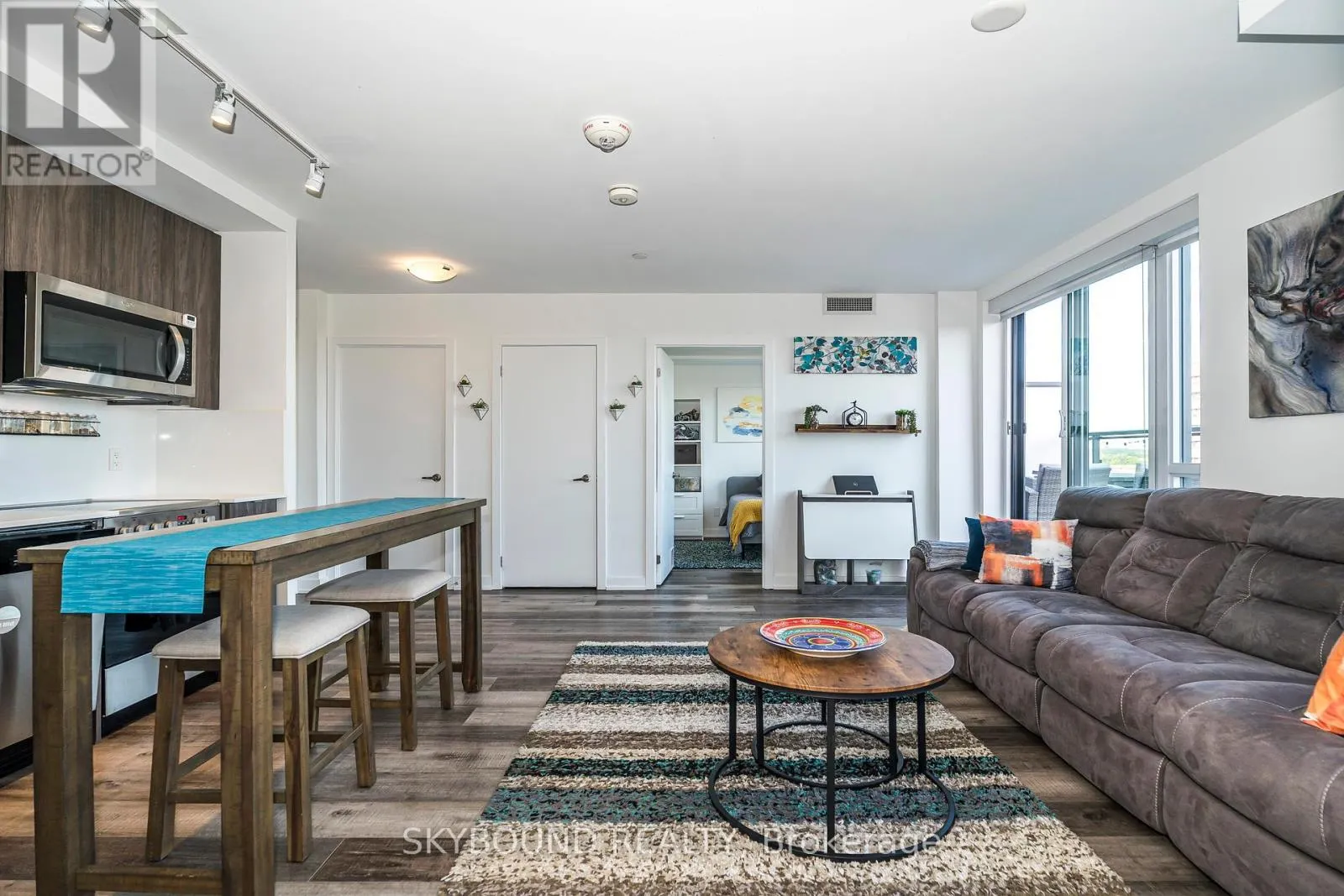 # 805 - 630 GREENWOOD AVENUE
