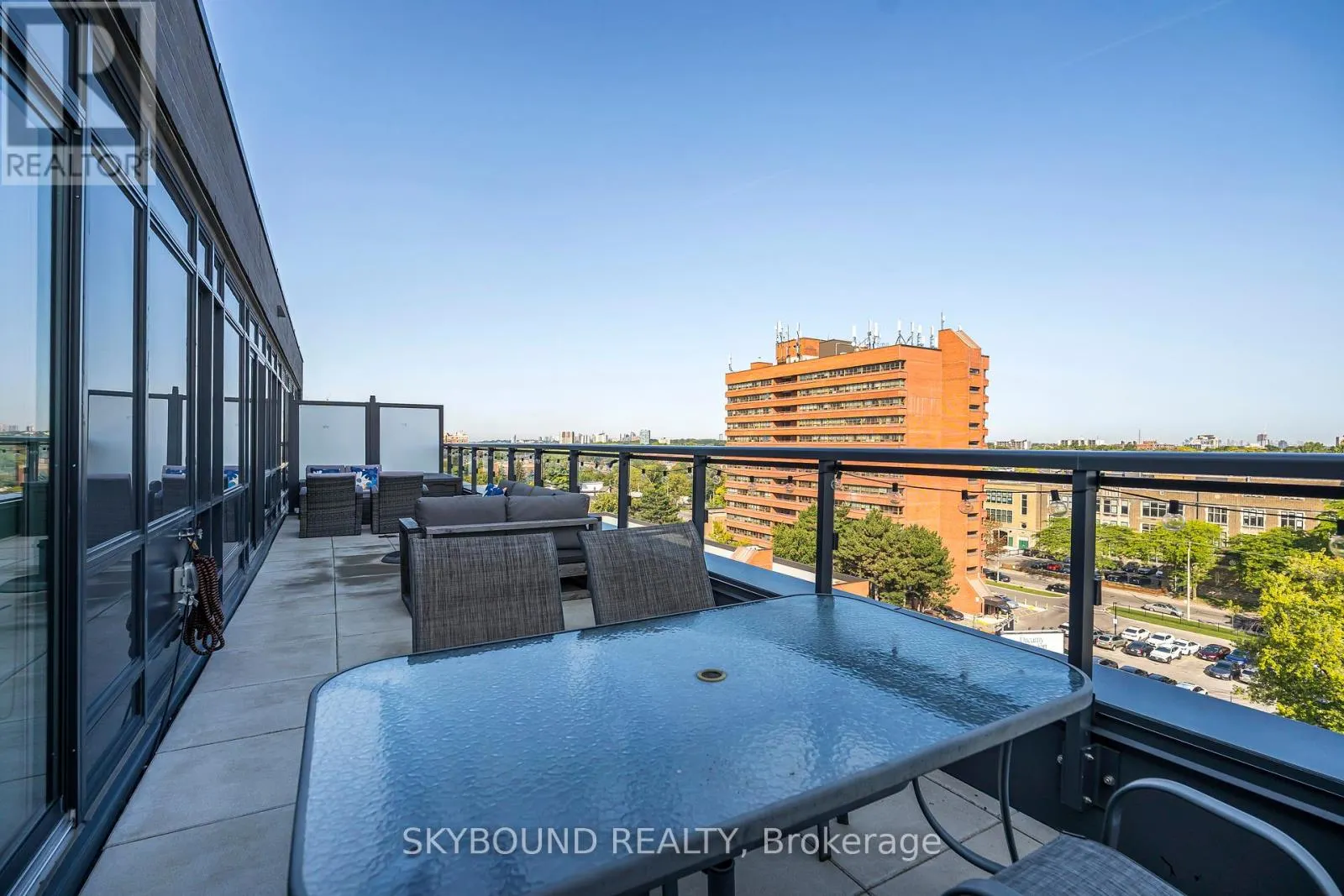 # 805 - 630 GREENWOOD AVENUE