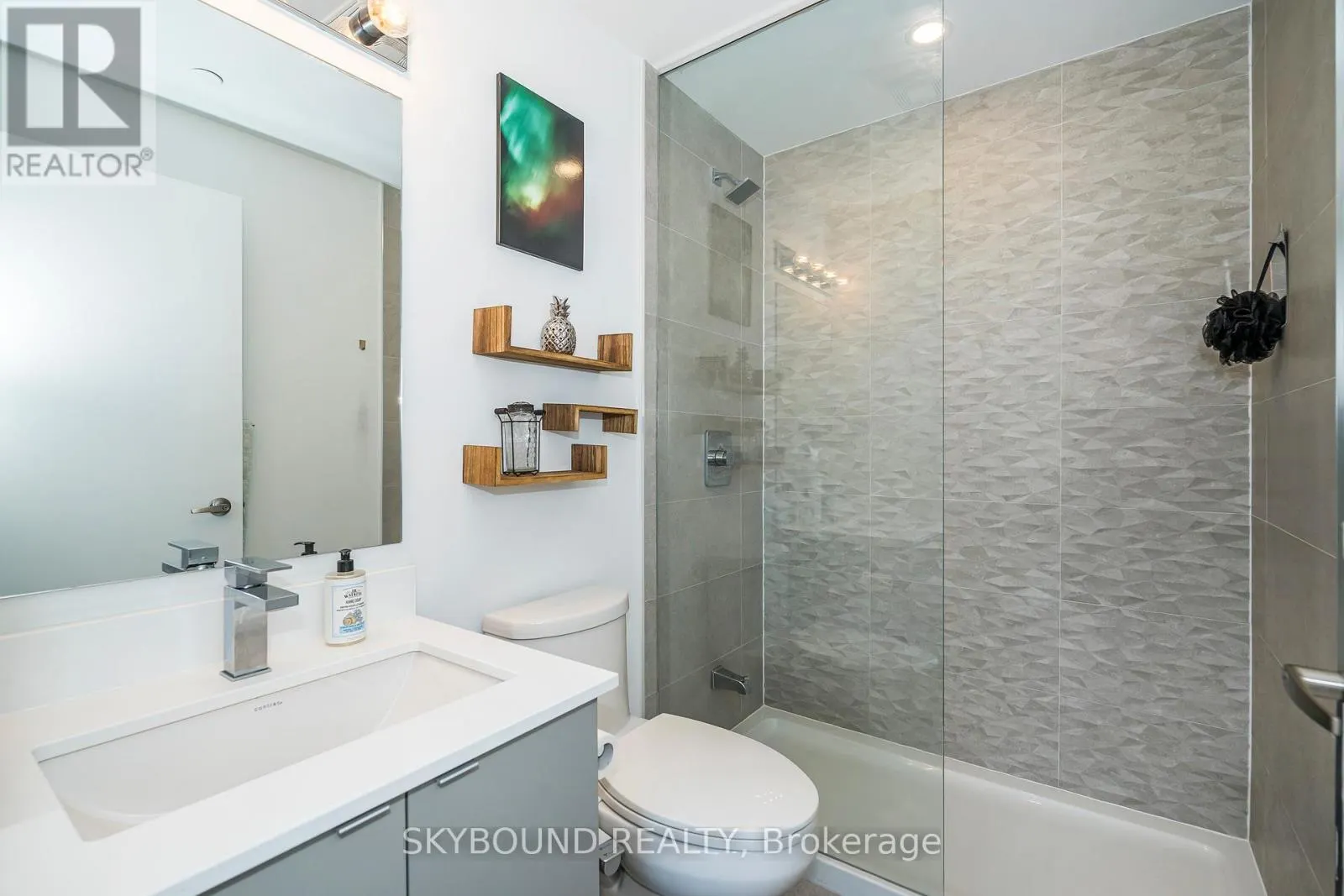 # 805 - 630 GREENWOOD AVENUE