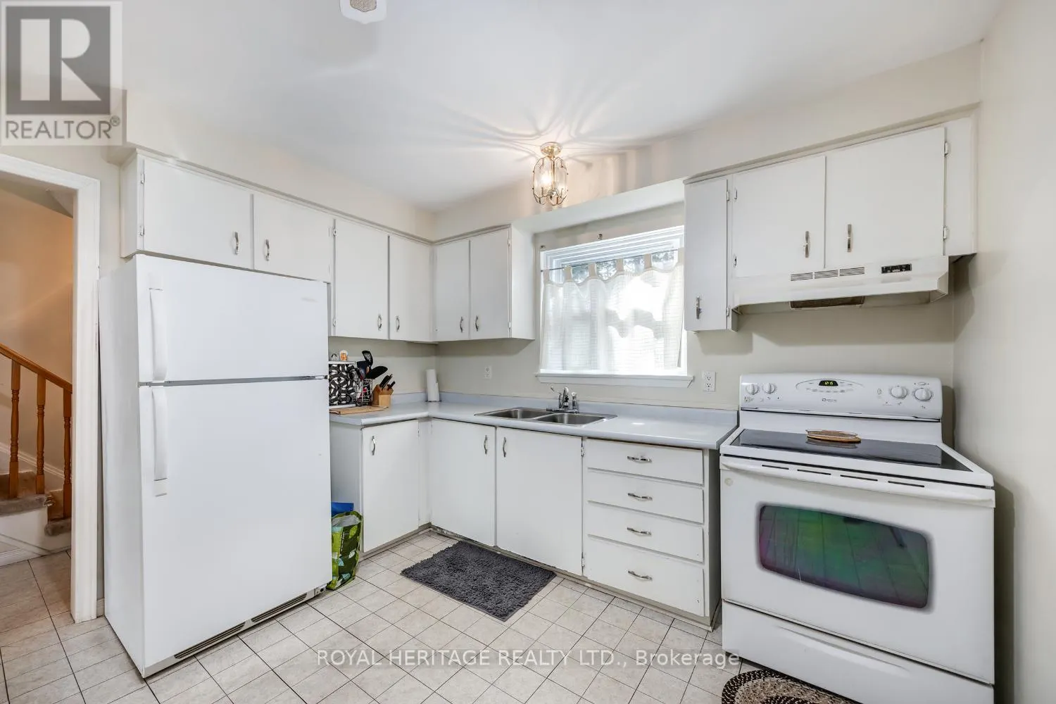 832 GENTRY CRESCENT