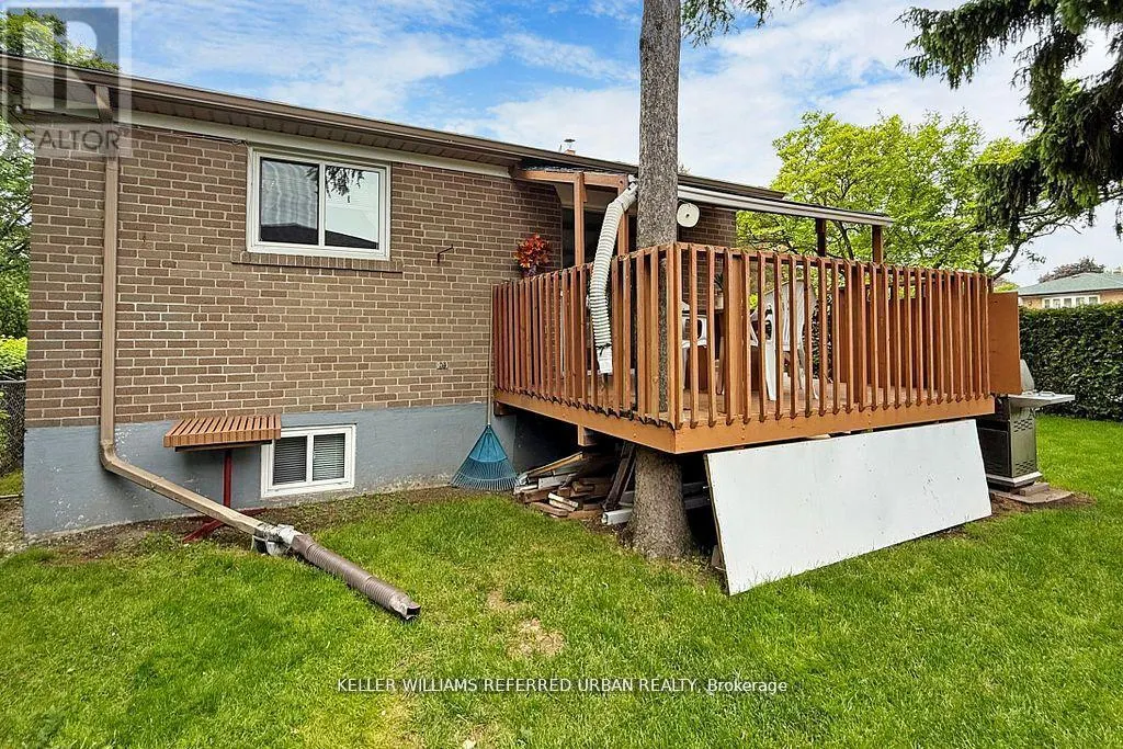 11 MIDCROFT DRIVE