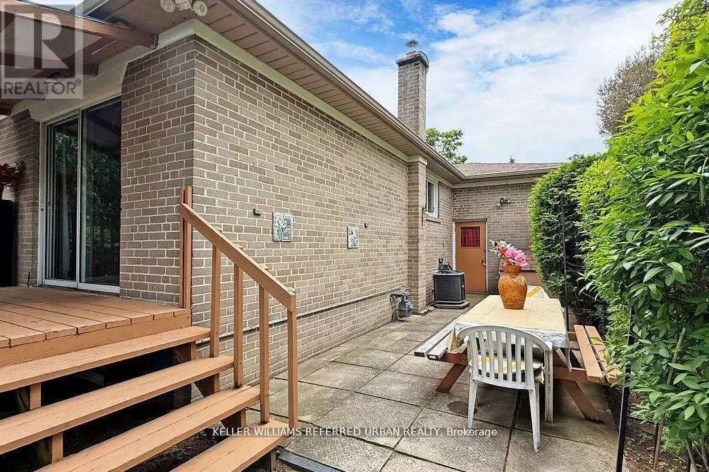 11 MIDCROFT DRIVE
