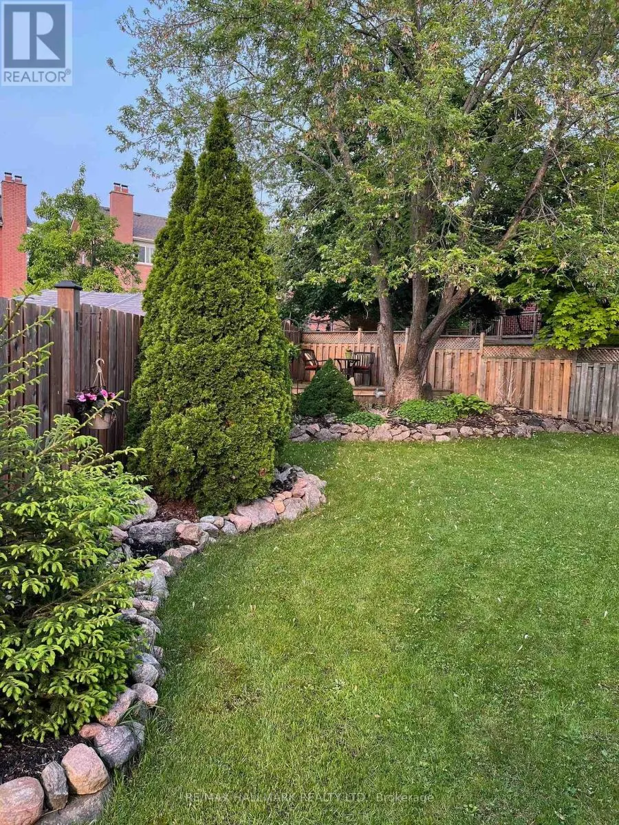 8 STEARNS COURT