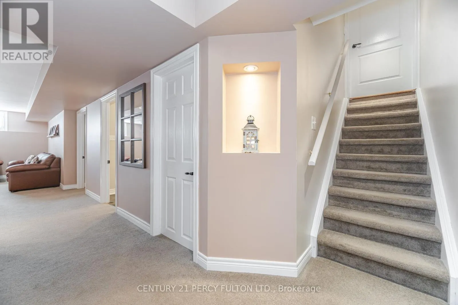 50 COTTAGE CRESCENT