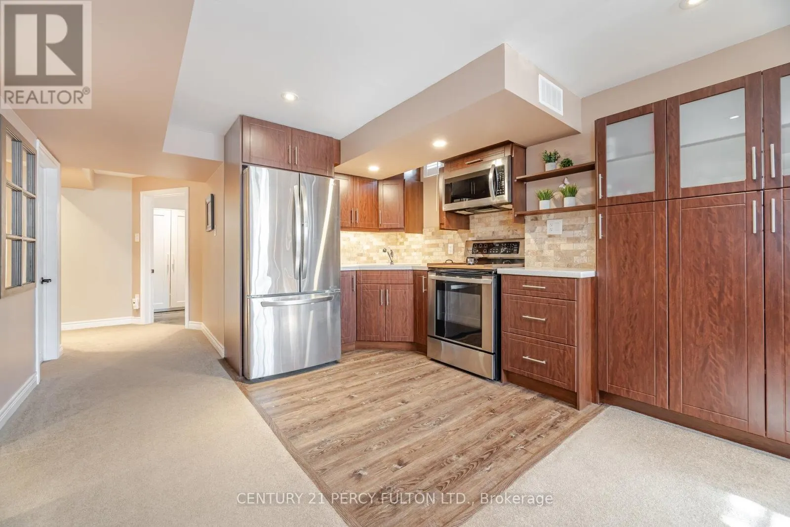 50 COTTAGE CRESCENT