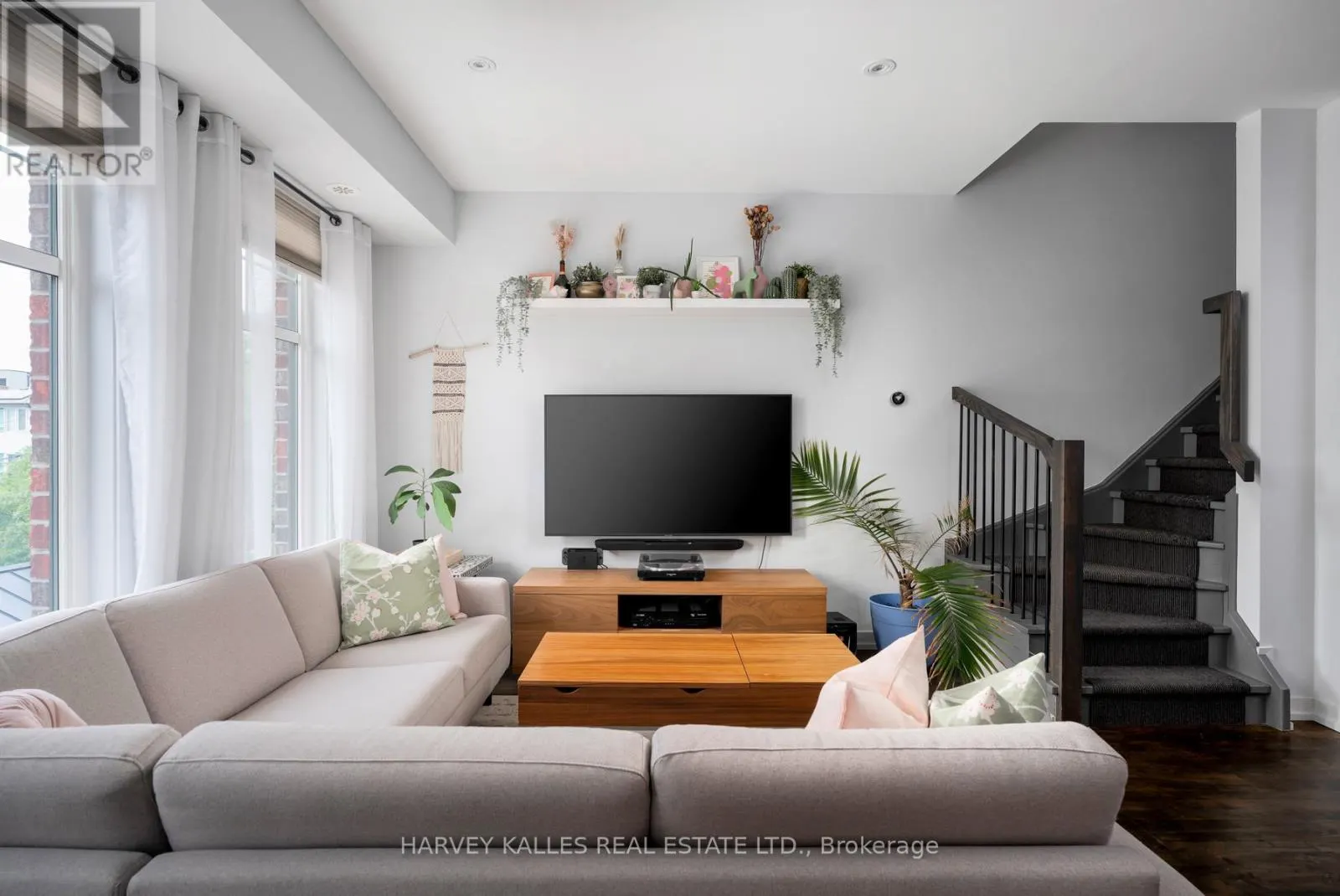45 - 140 BROADVIEW AVENUE