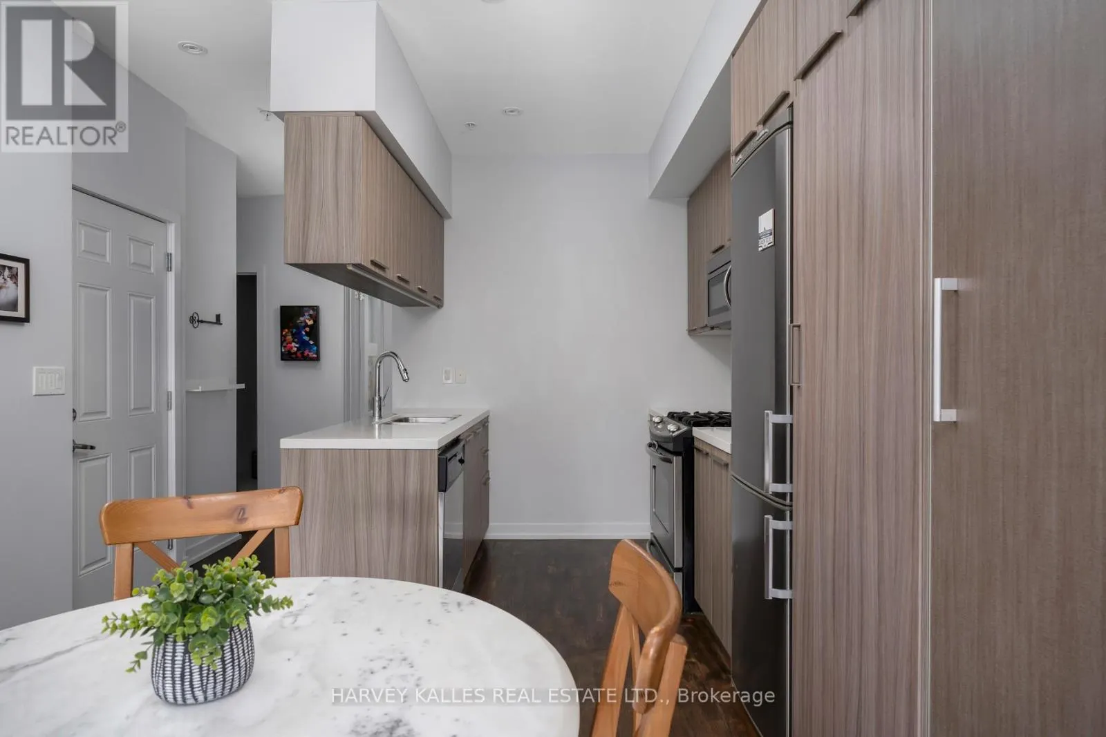 45 - 140 BROADVIEW AVENUE