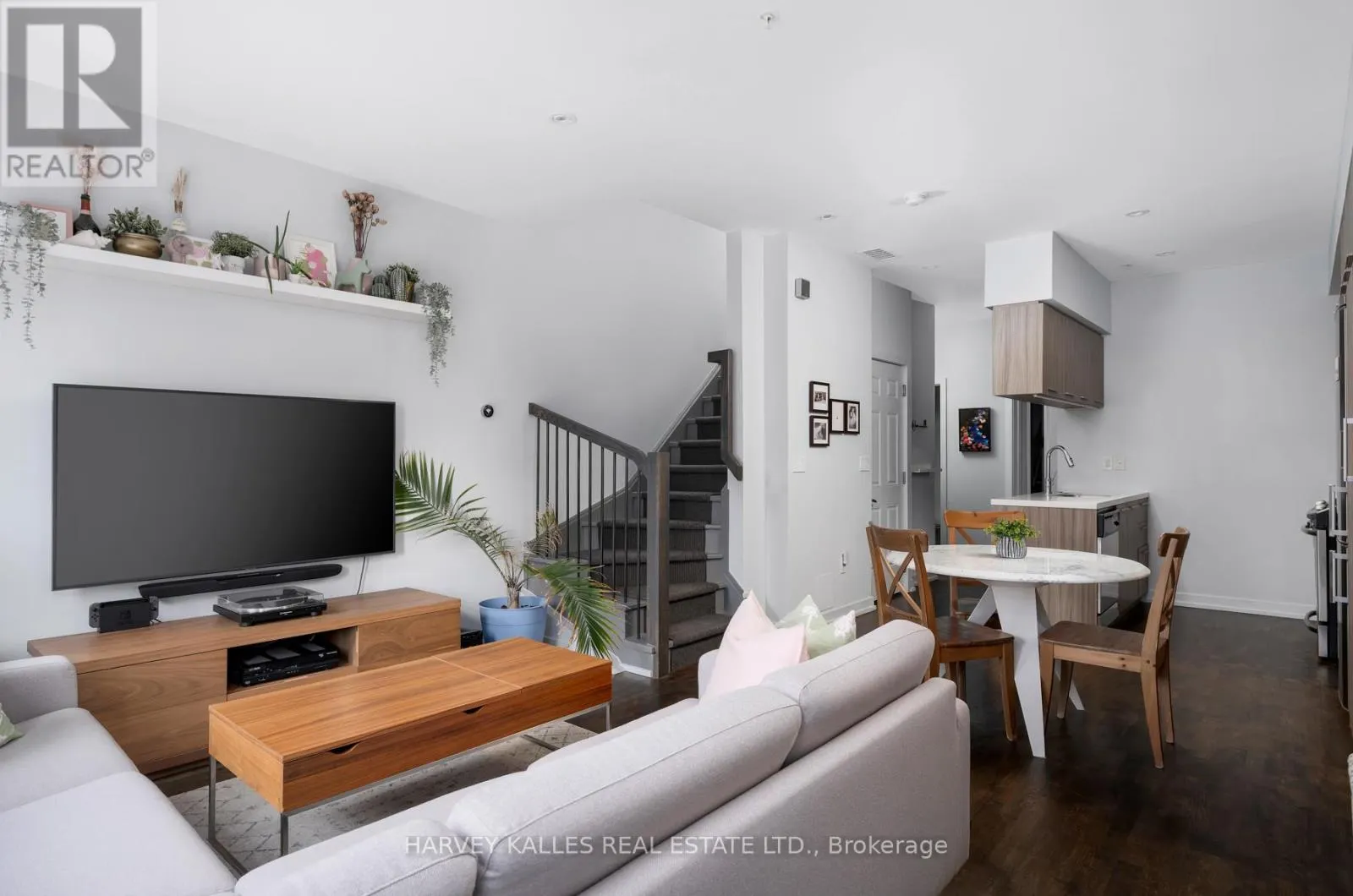 45 - 140 BROADVIEW AVENUE