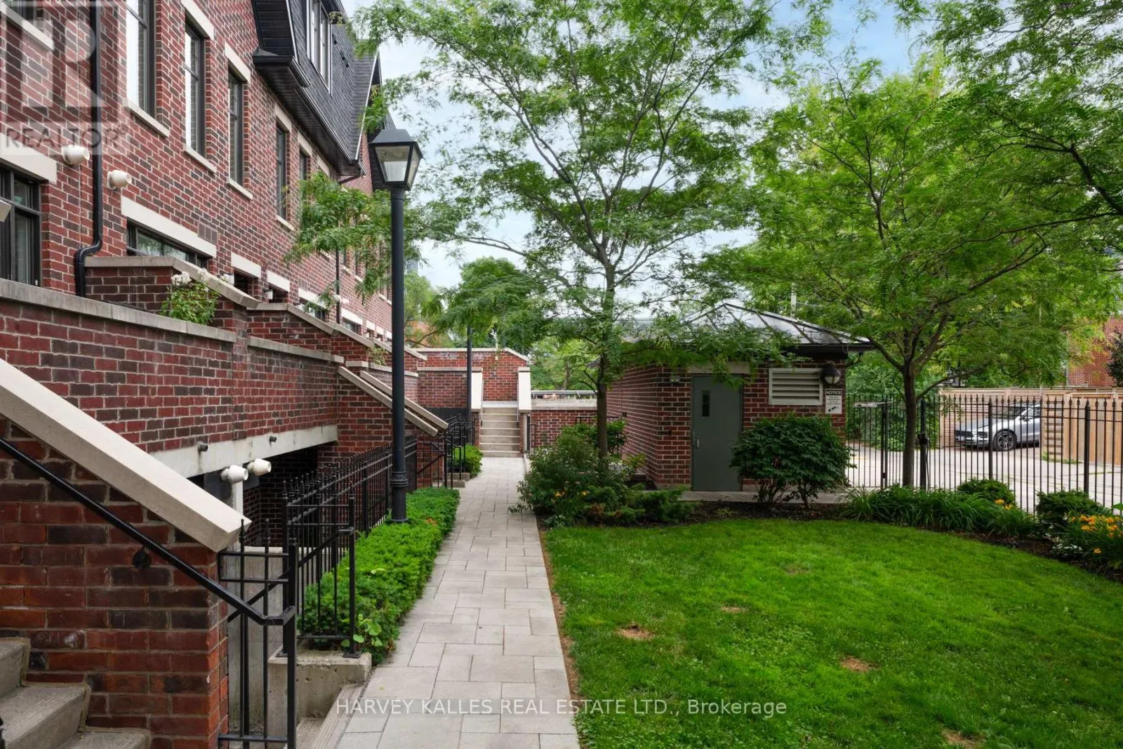 45 - 140 BROADVIEW AVENUE