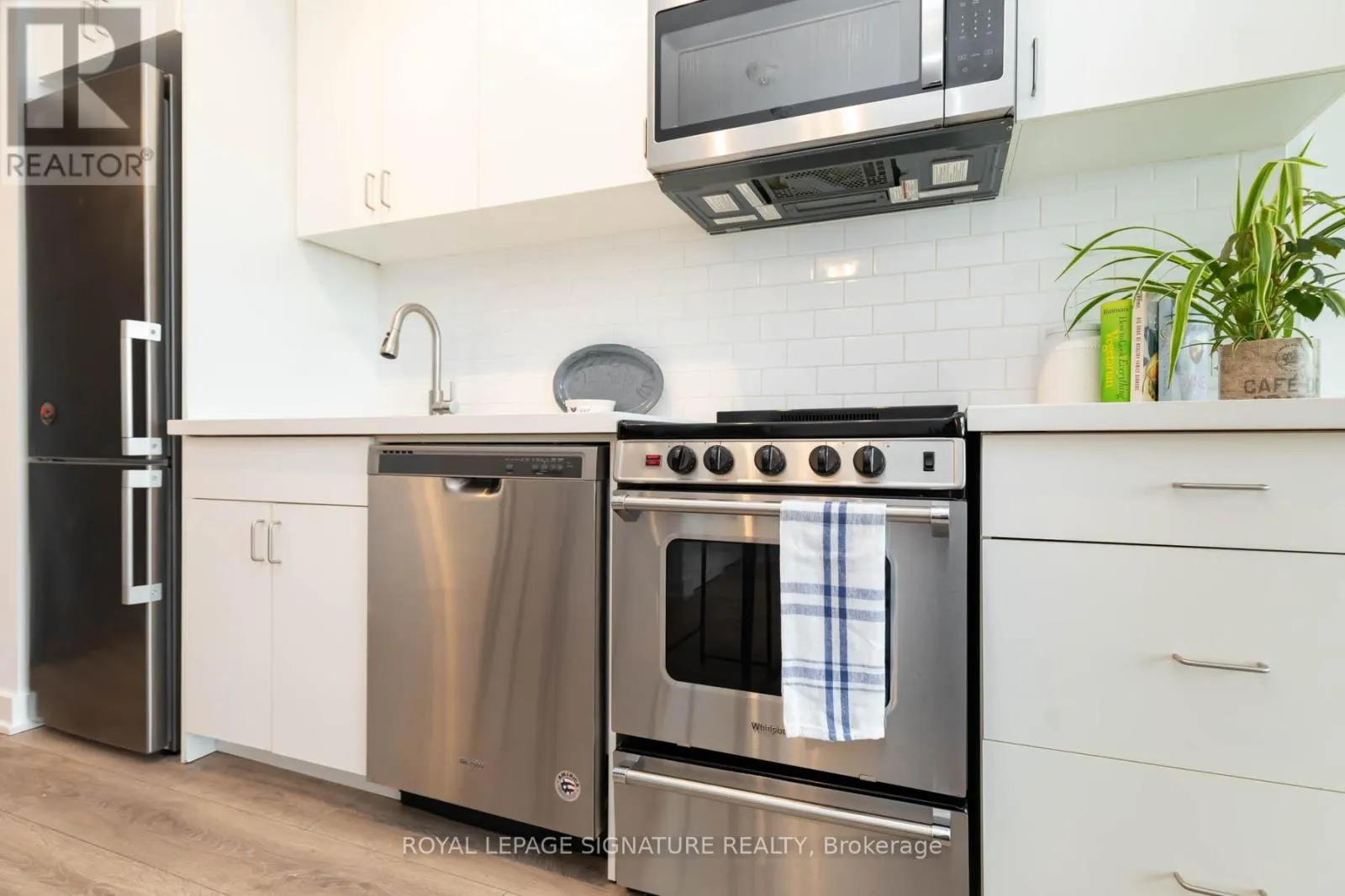 311 - 2799 KINGSTON ROAD