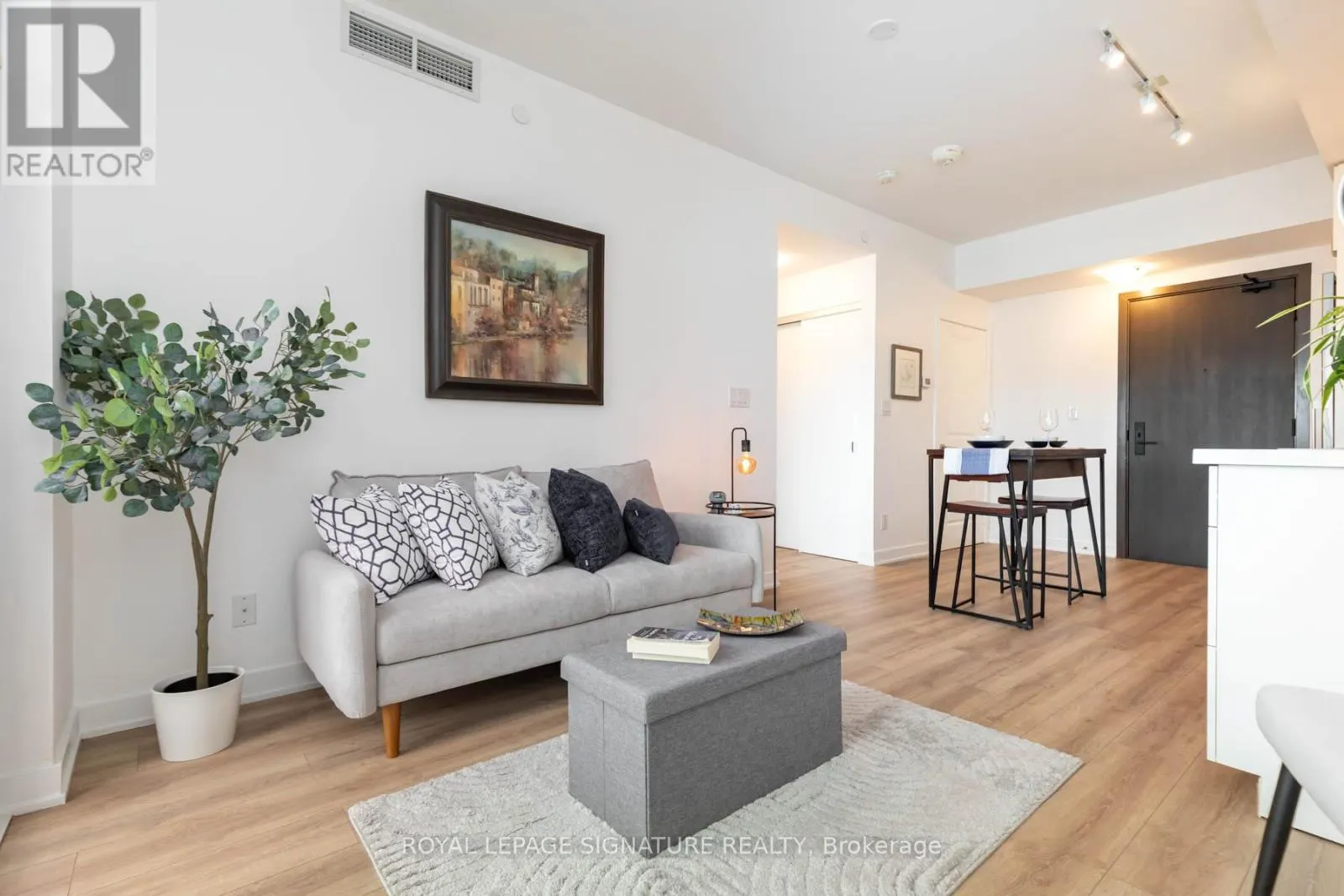 311 - 2799 KINGSTON ROAD