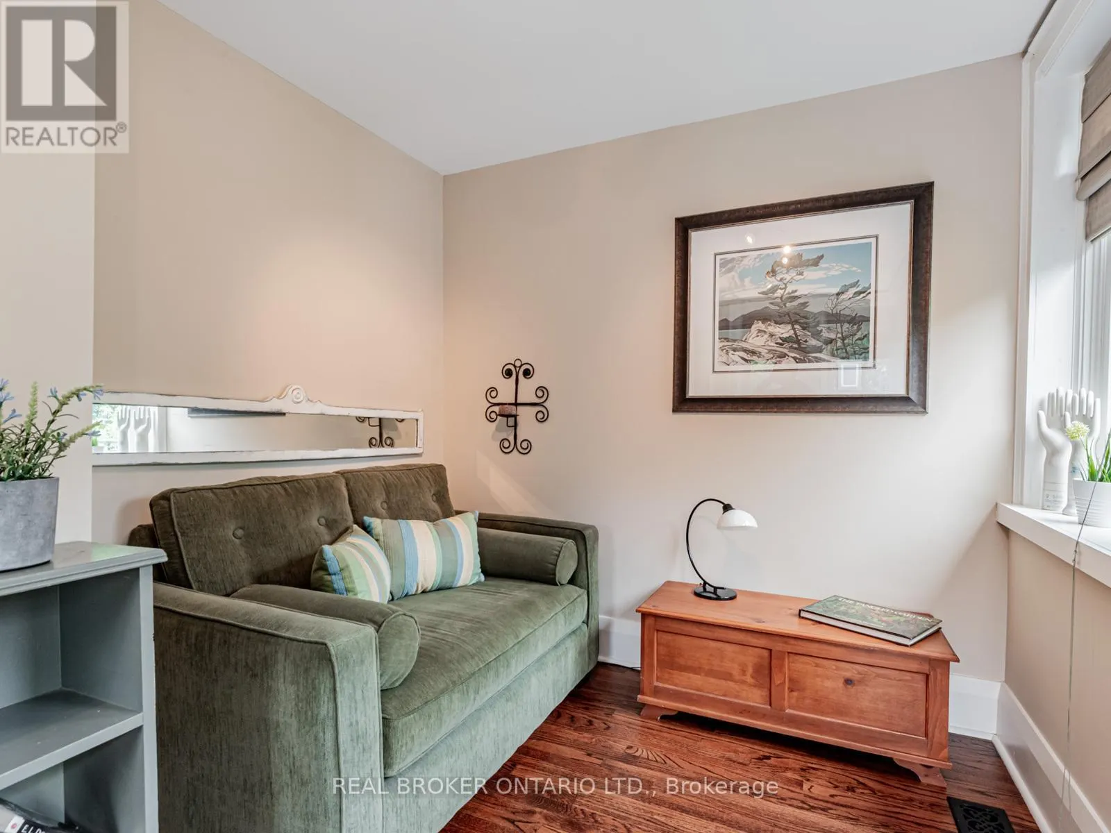 1 PHIN AVENUE
