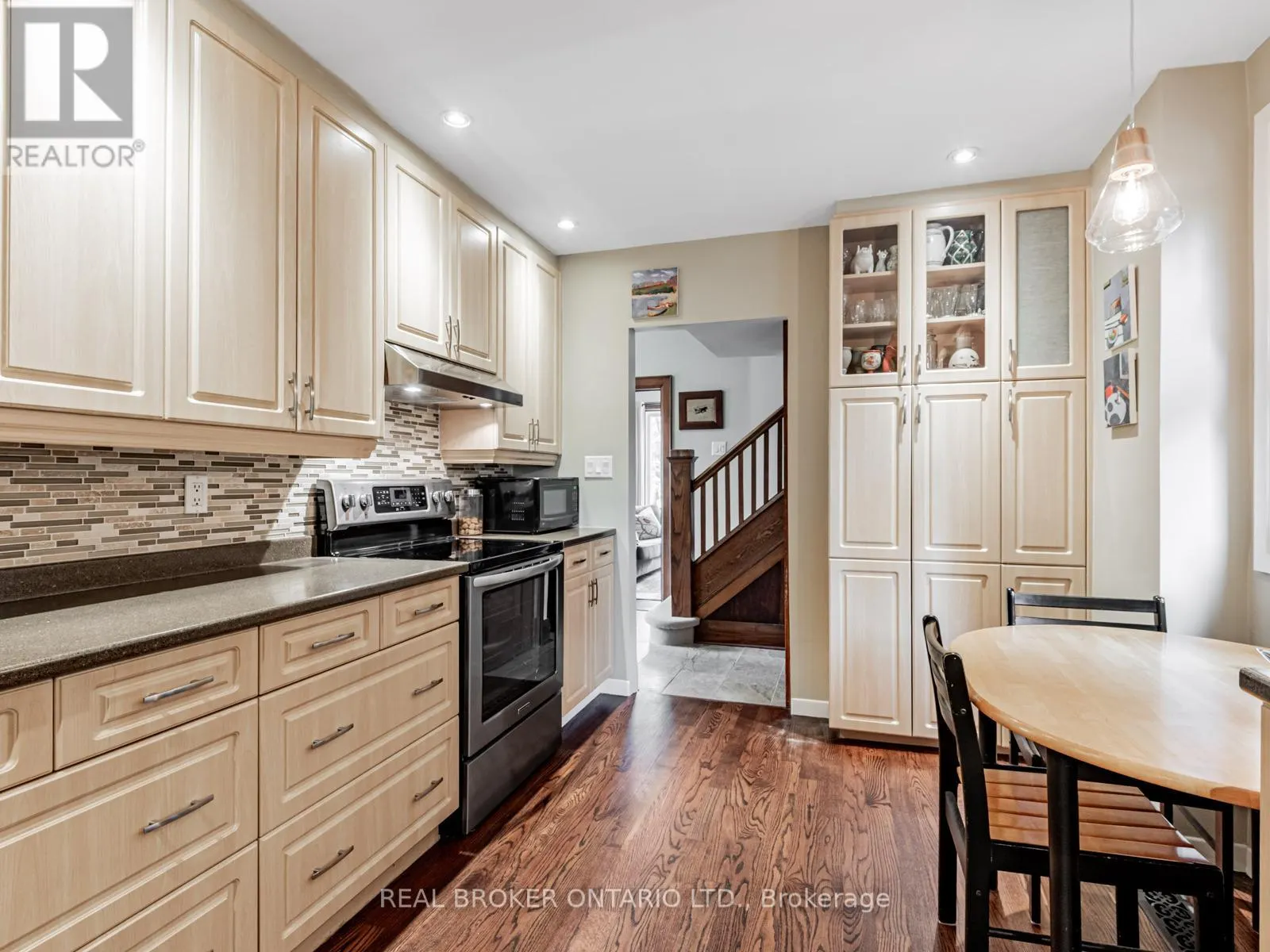 1 PHIN AVENUE