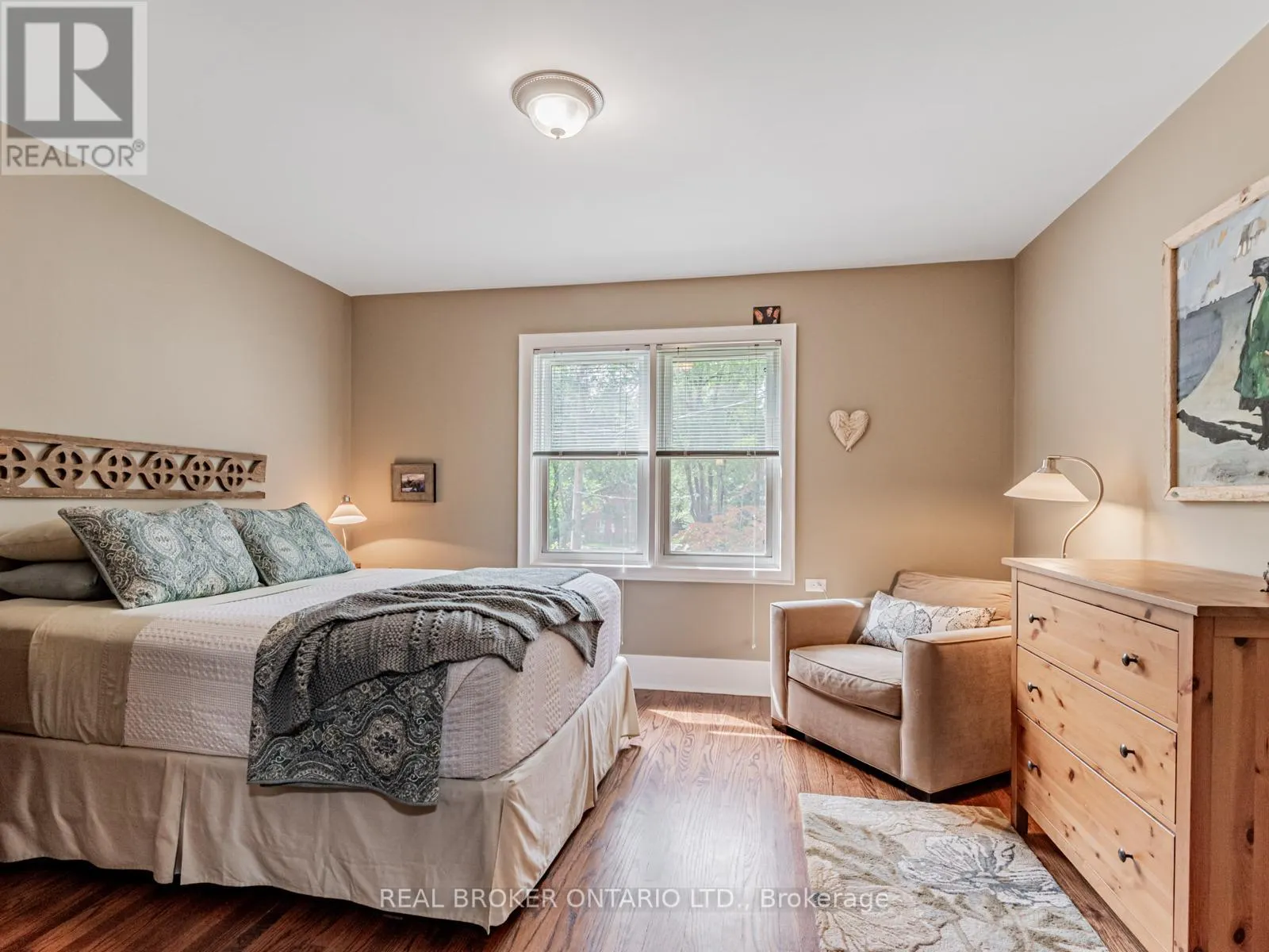 1 PHIN AVENUE