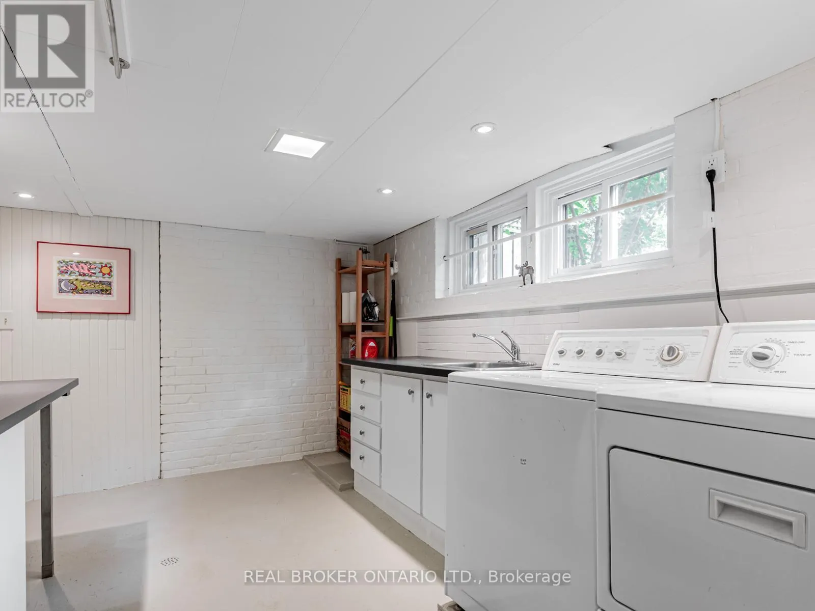 1 PHIN AVENUE