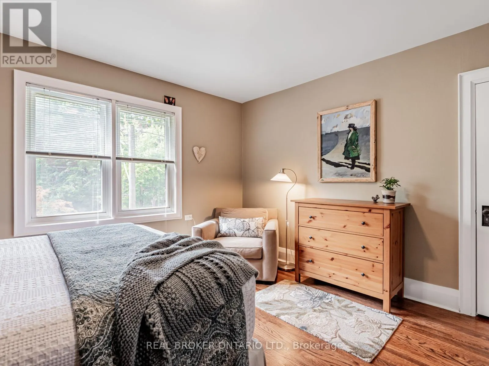 1 PHIN AVENUE