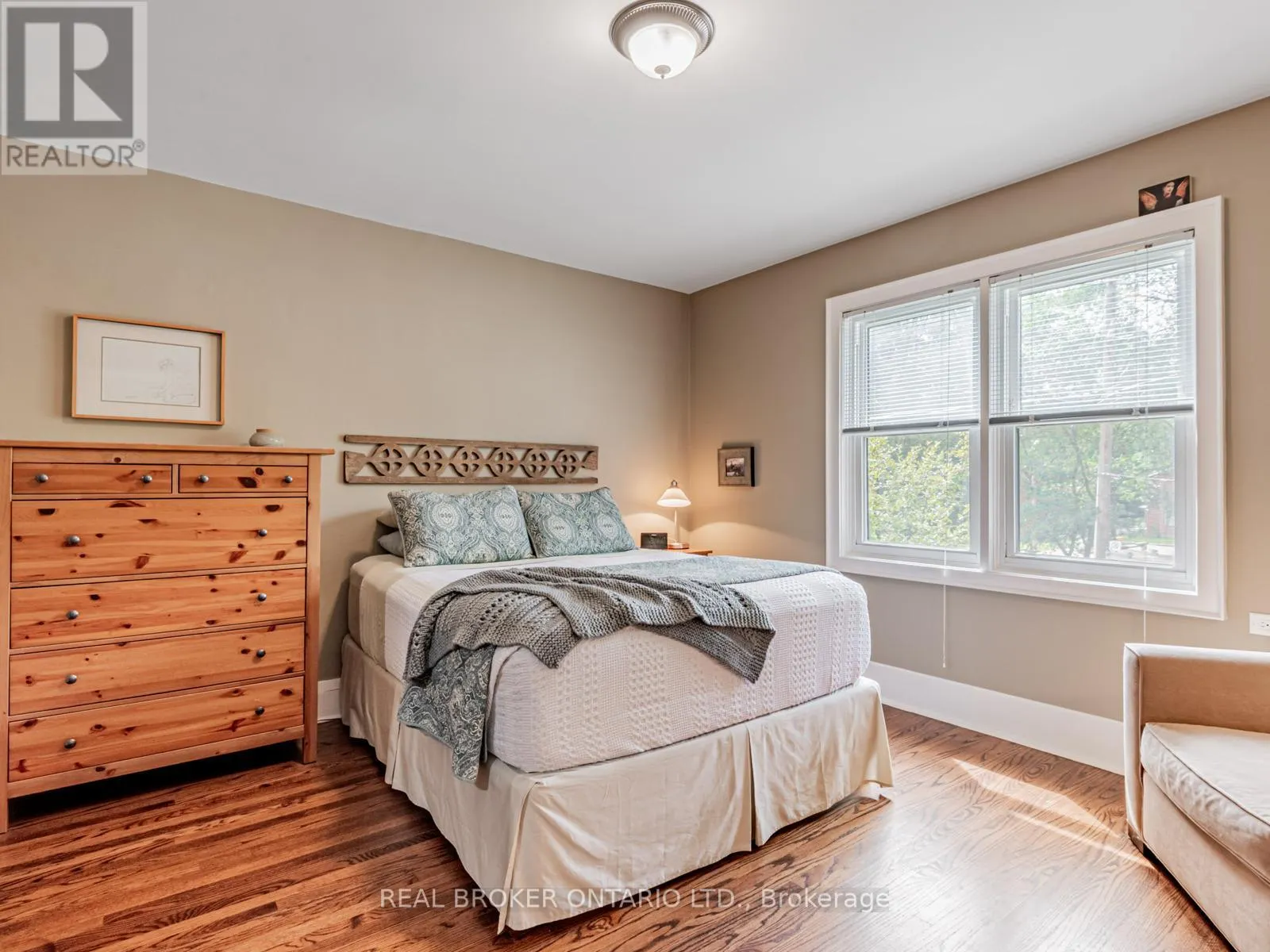 1 PHIN AVENUE