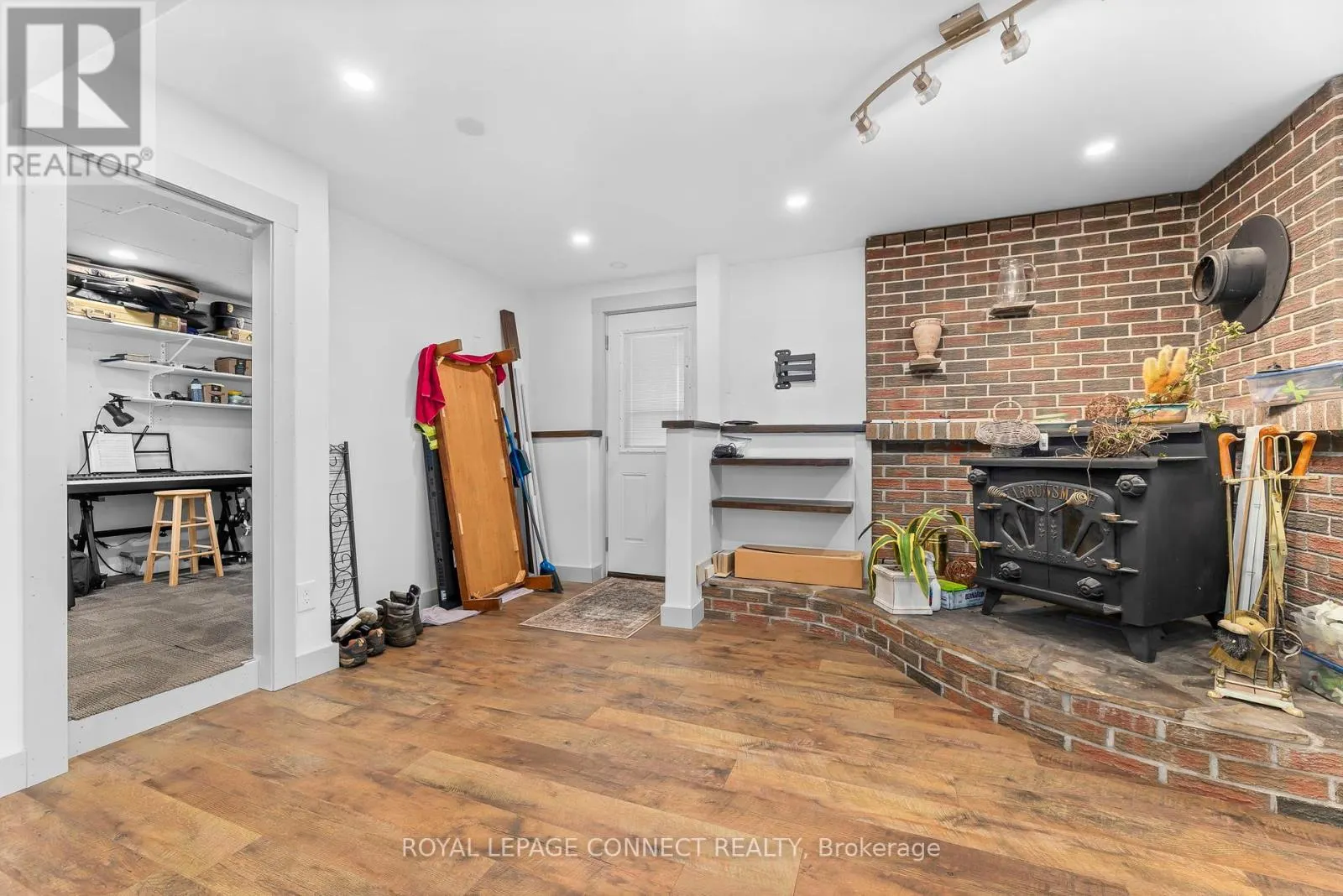 35 LAWSON ROAD