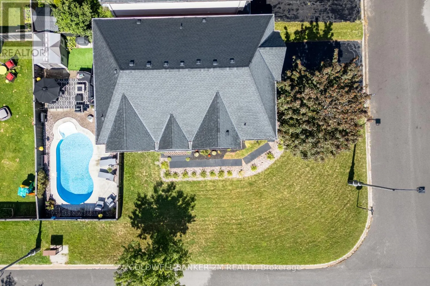 2 WOODBINE PLACE