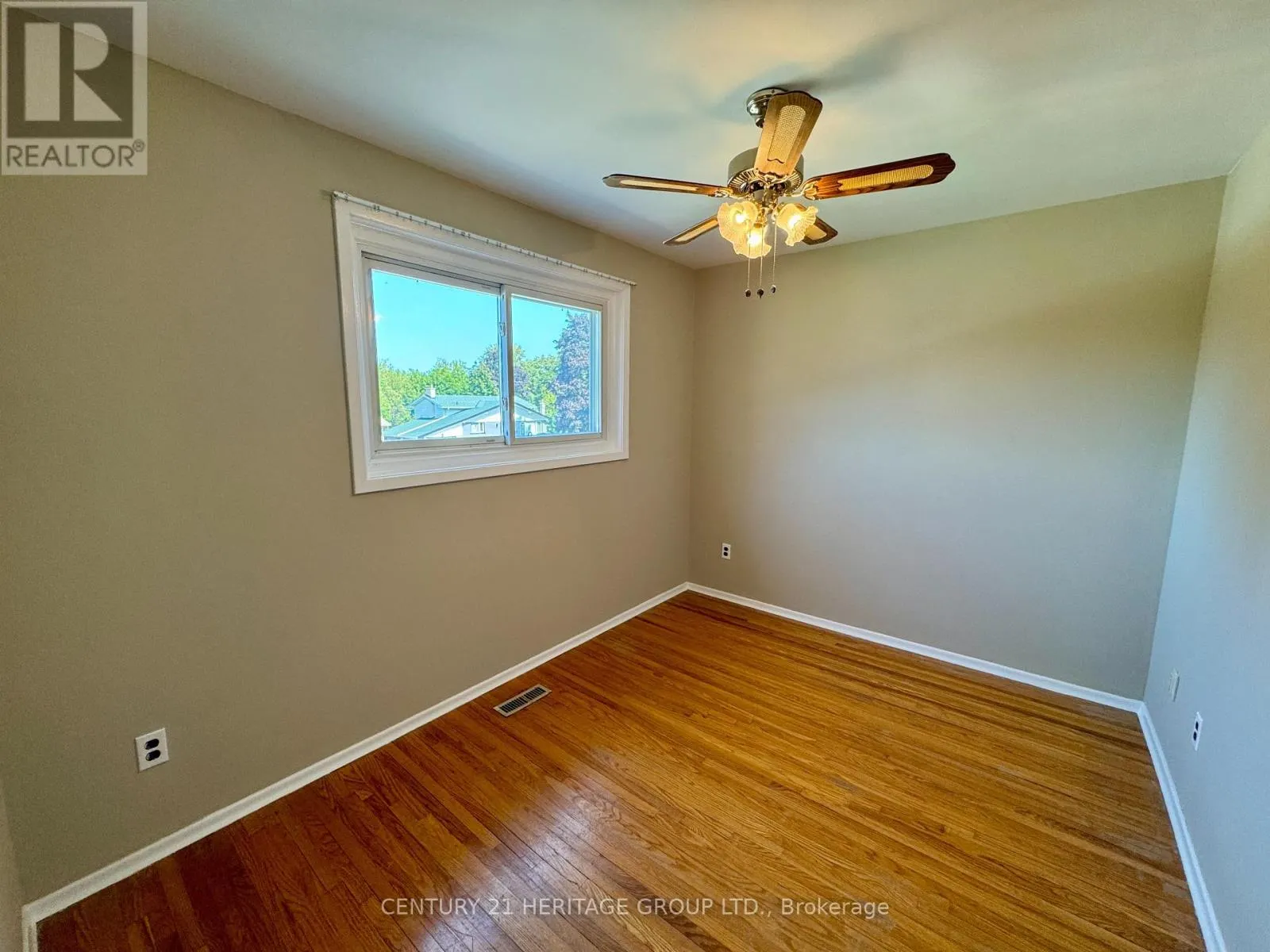 584 ARNHEM DRIVE