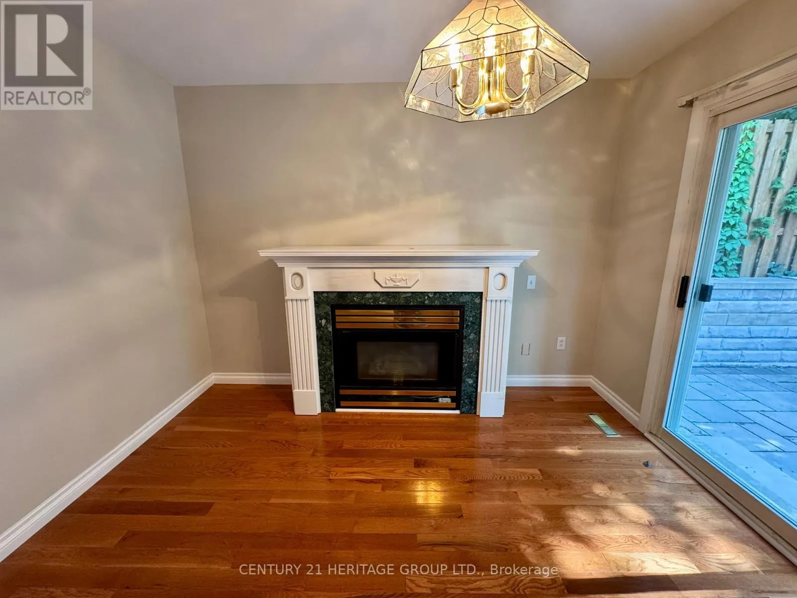 584 ARNHEM DRIVE