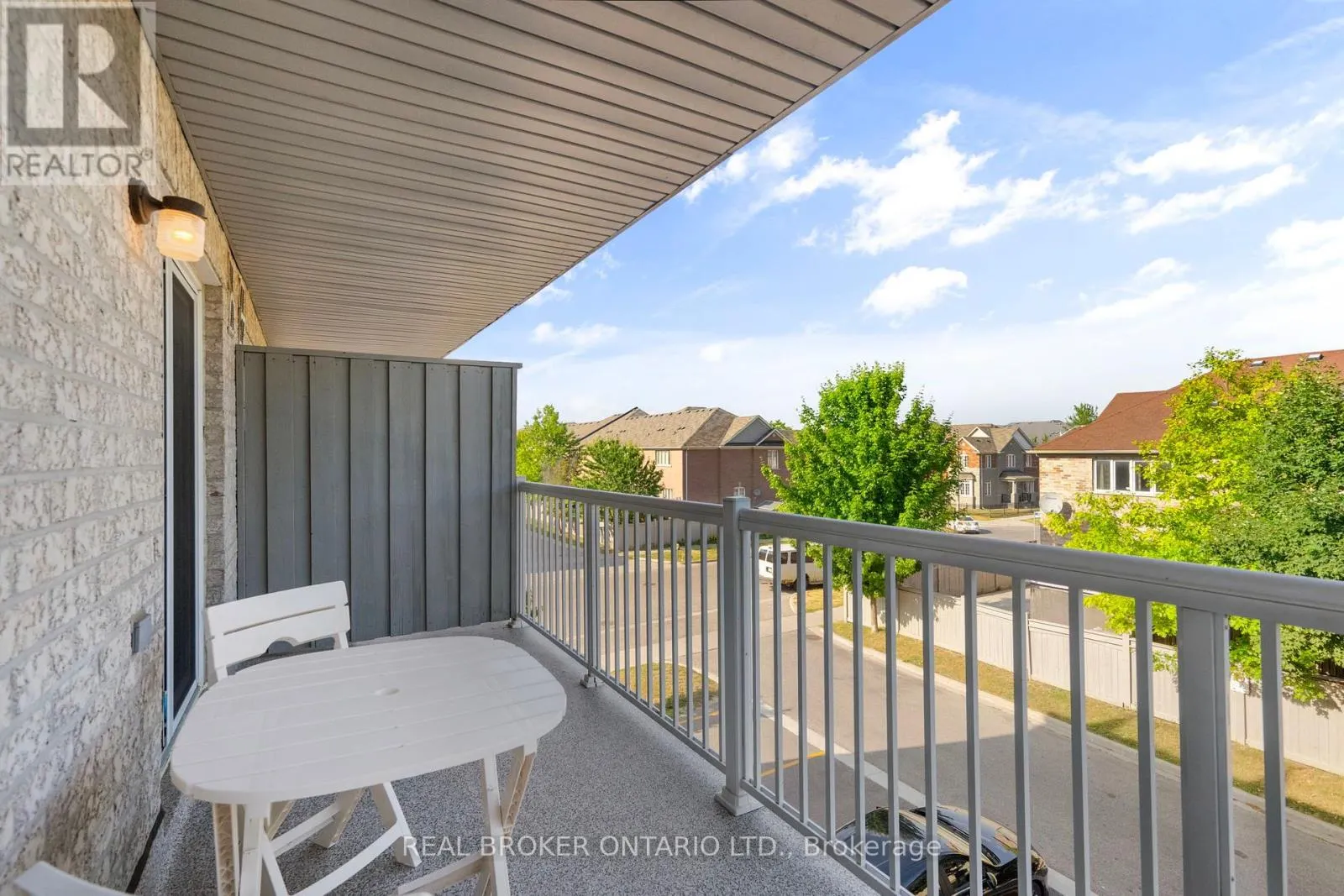 27 - 649E WARDEN AVENUE