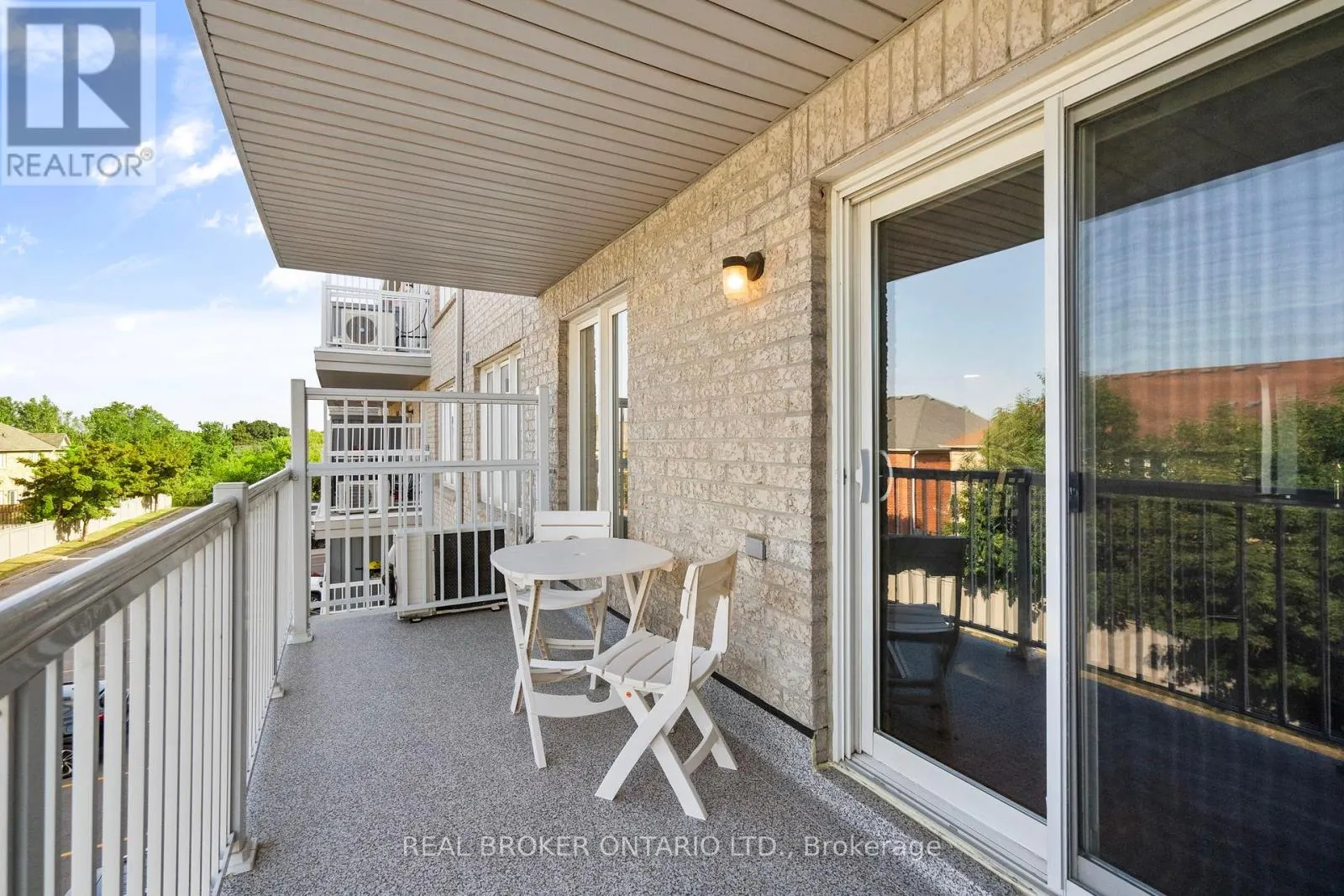 27 - 649E WARDEN AVENUE