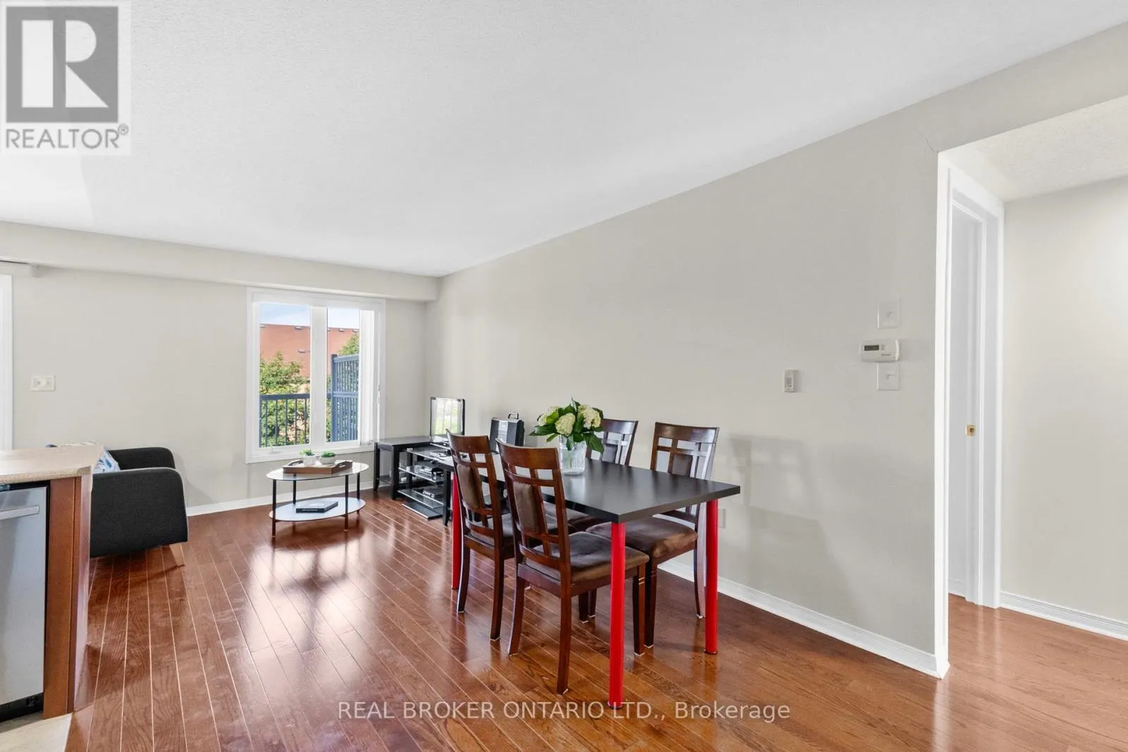27 - 649E WARDEN AVENUE