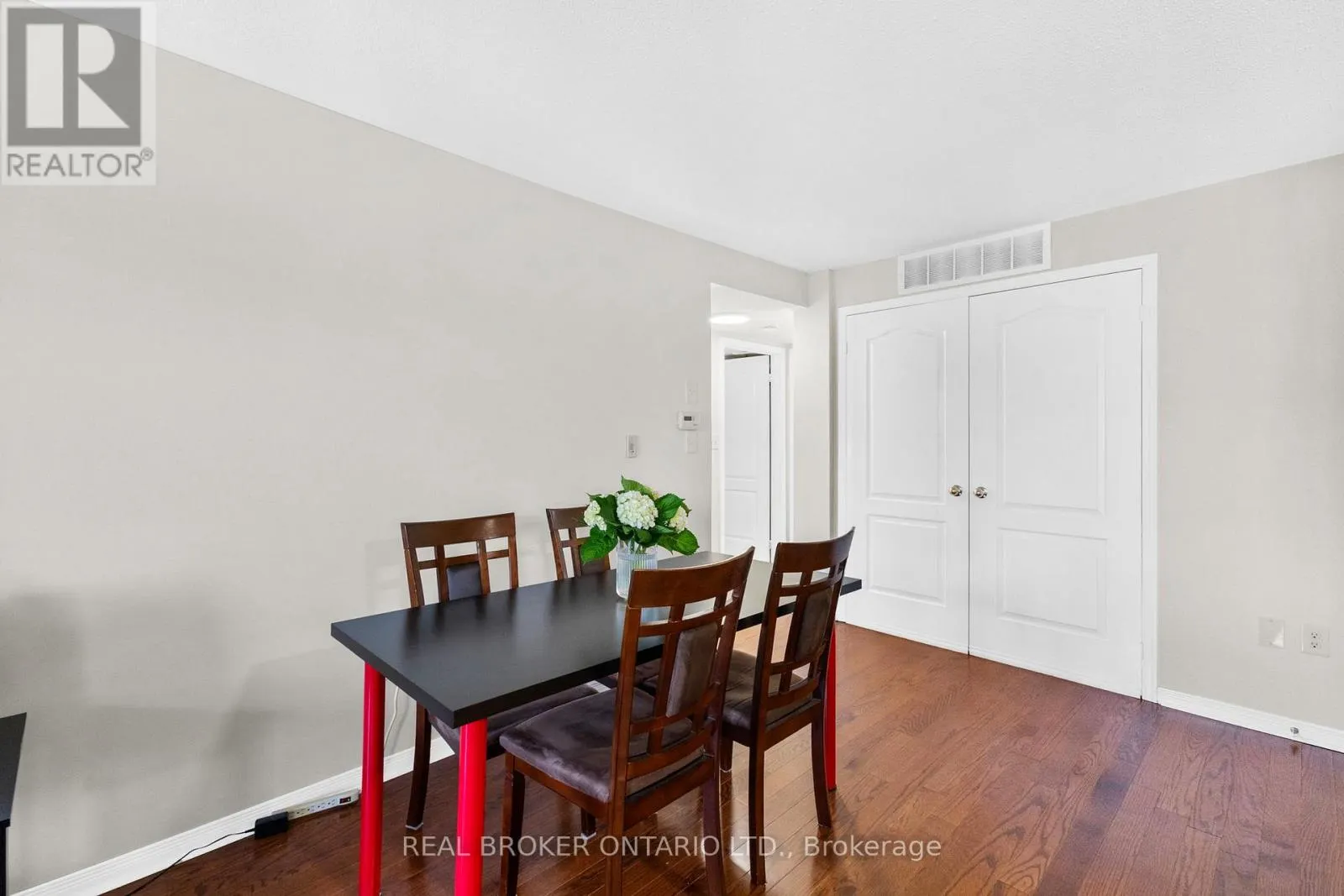 27 - 649E WARDEN AVENUE