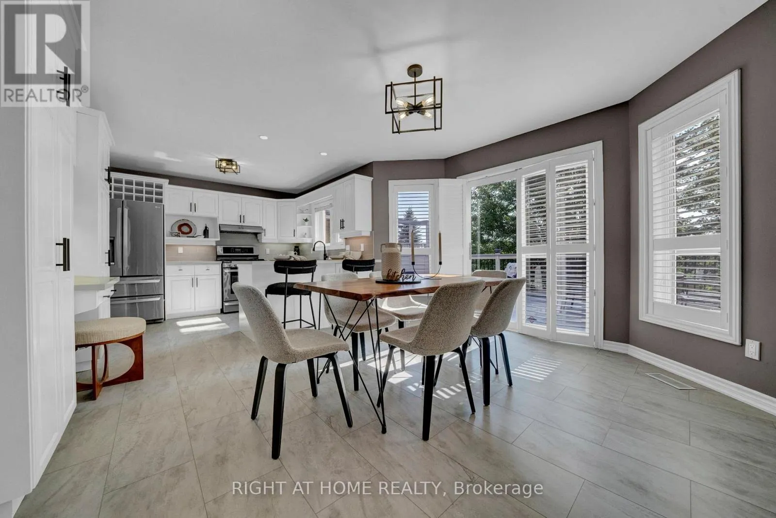 889 OBERLAND DRIVE