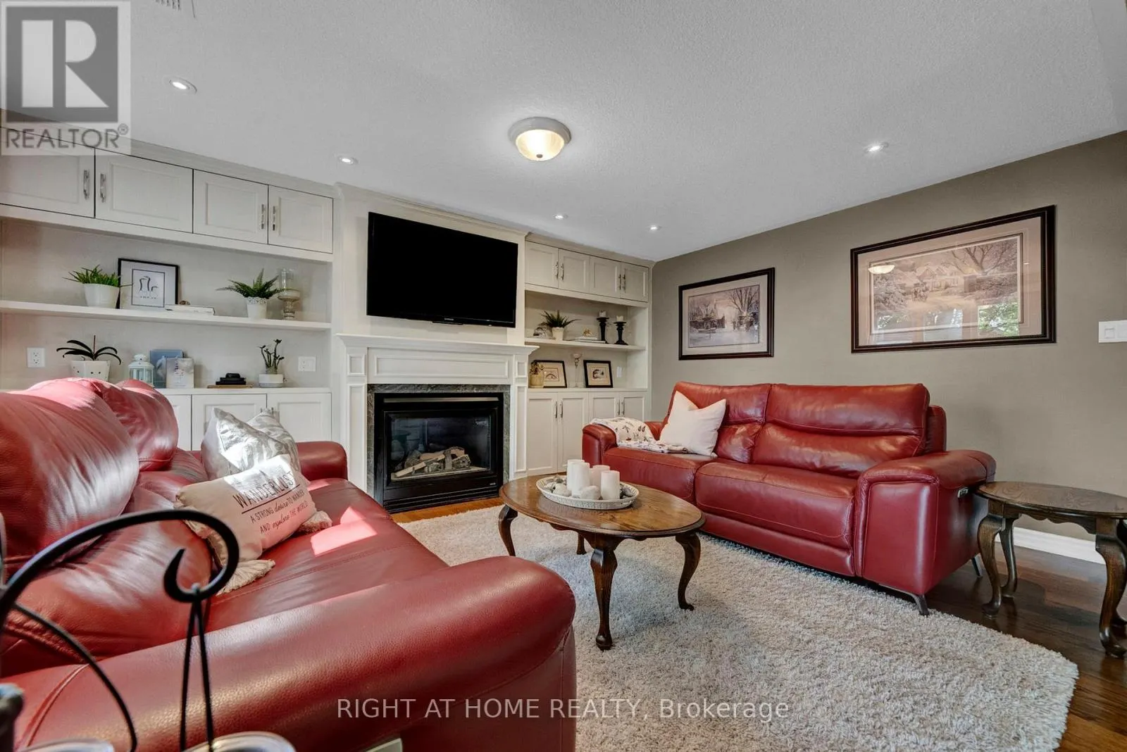 889 OBERLAND DRIVE
