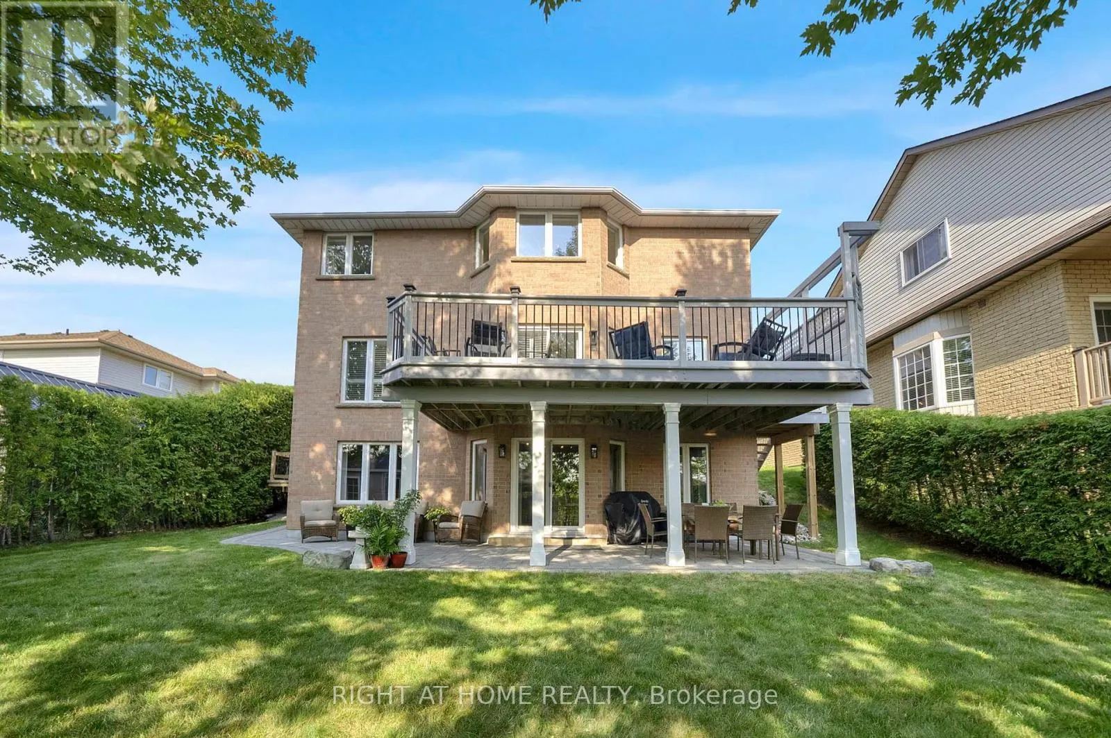 889 OBERLAND DRIVE