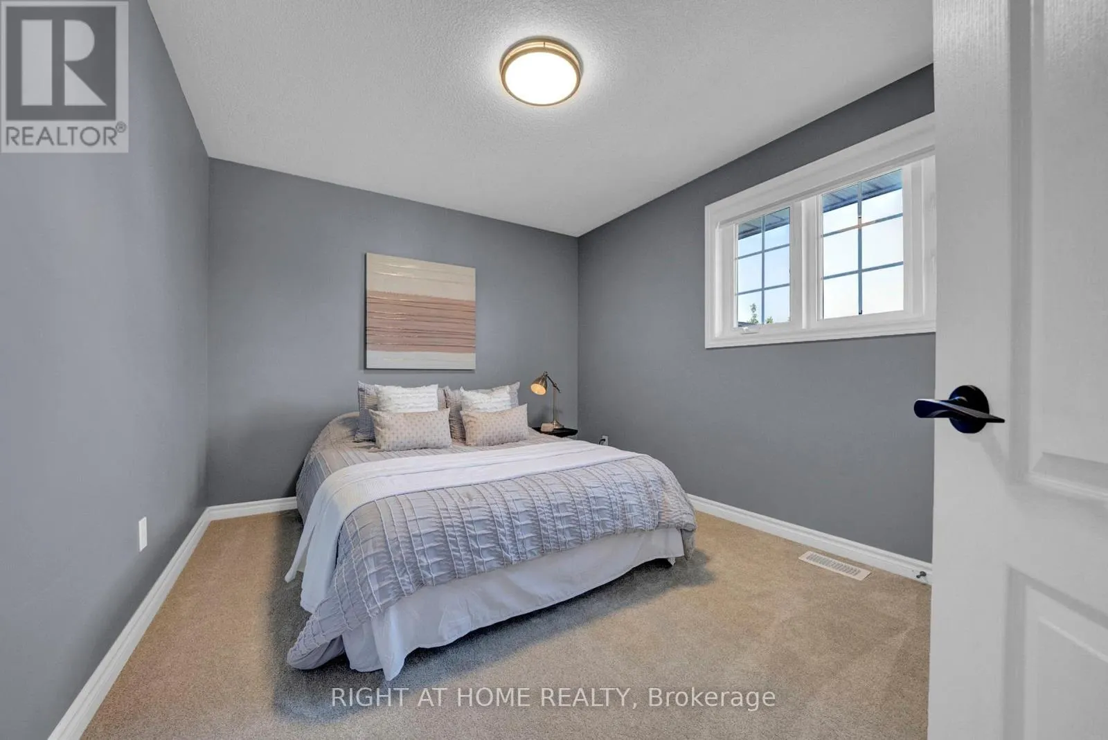 889 OBERLAND DRIVE