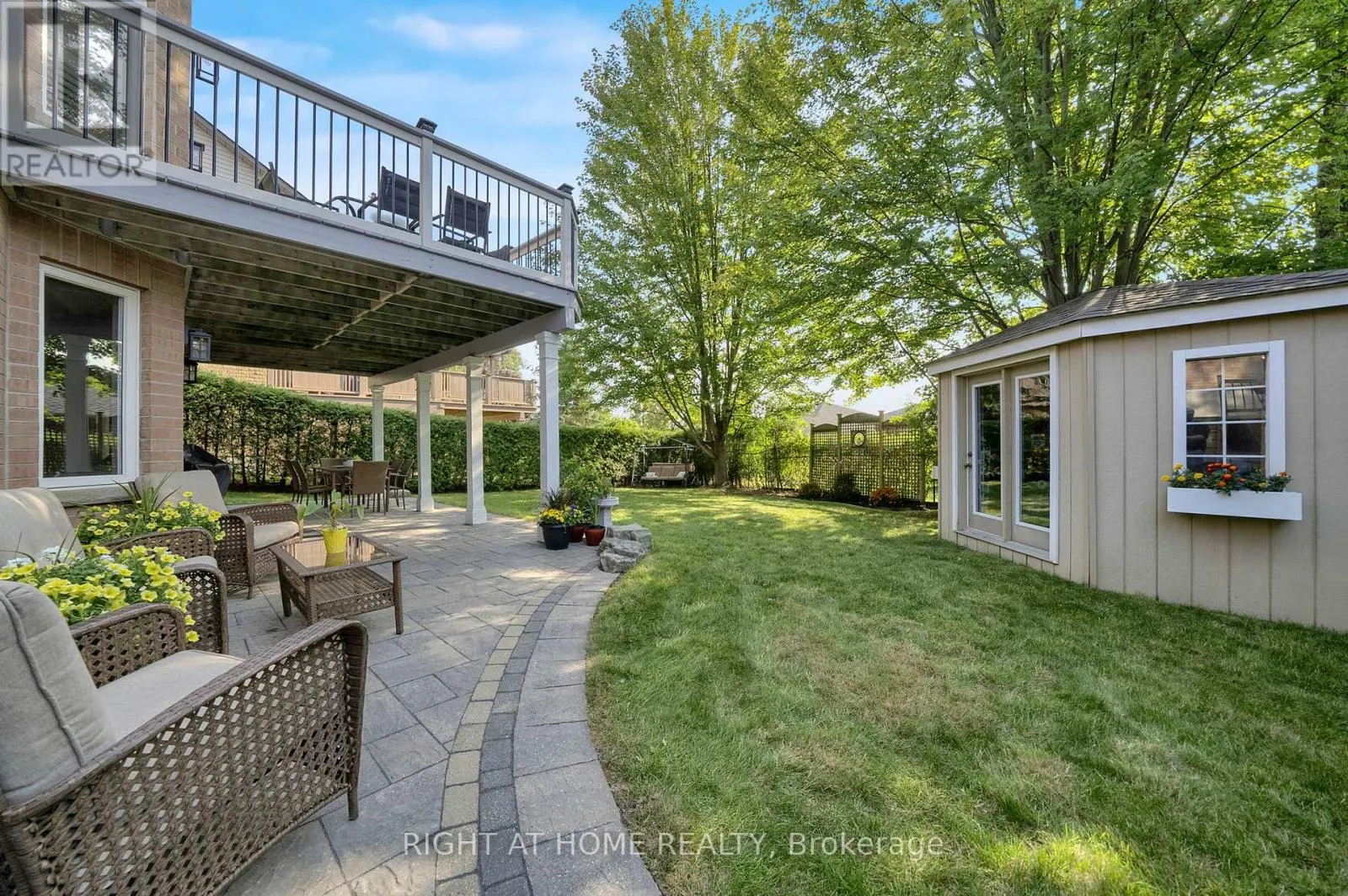 889 OBERLAND DRIVE