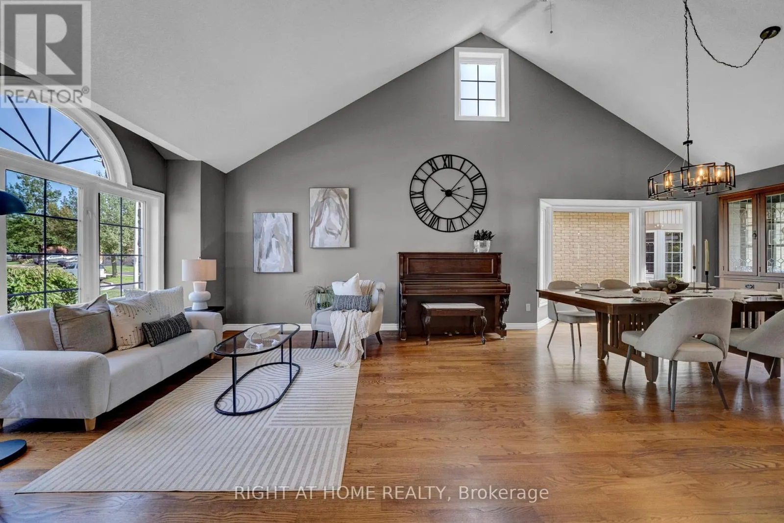 889 OBERLAND DRIVE