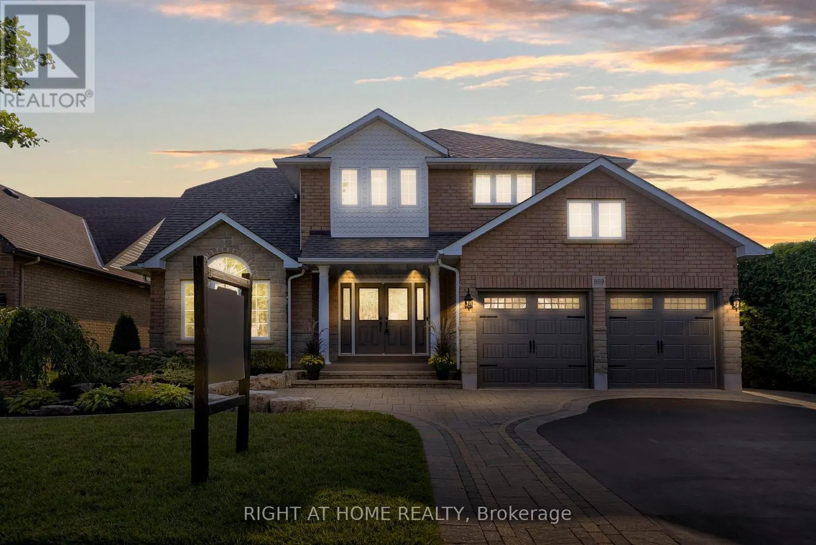 889 OBERLAND DRIVE