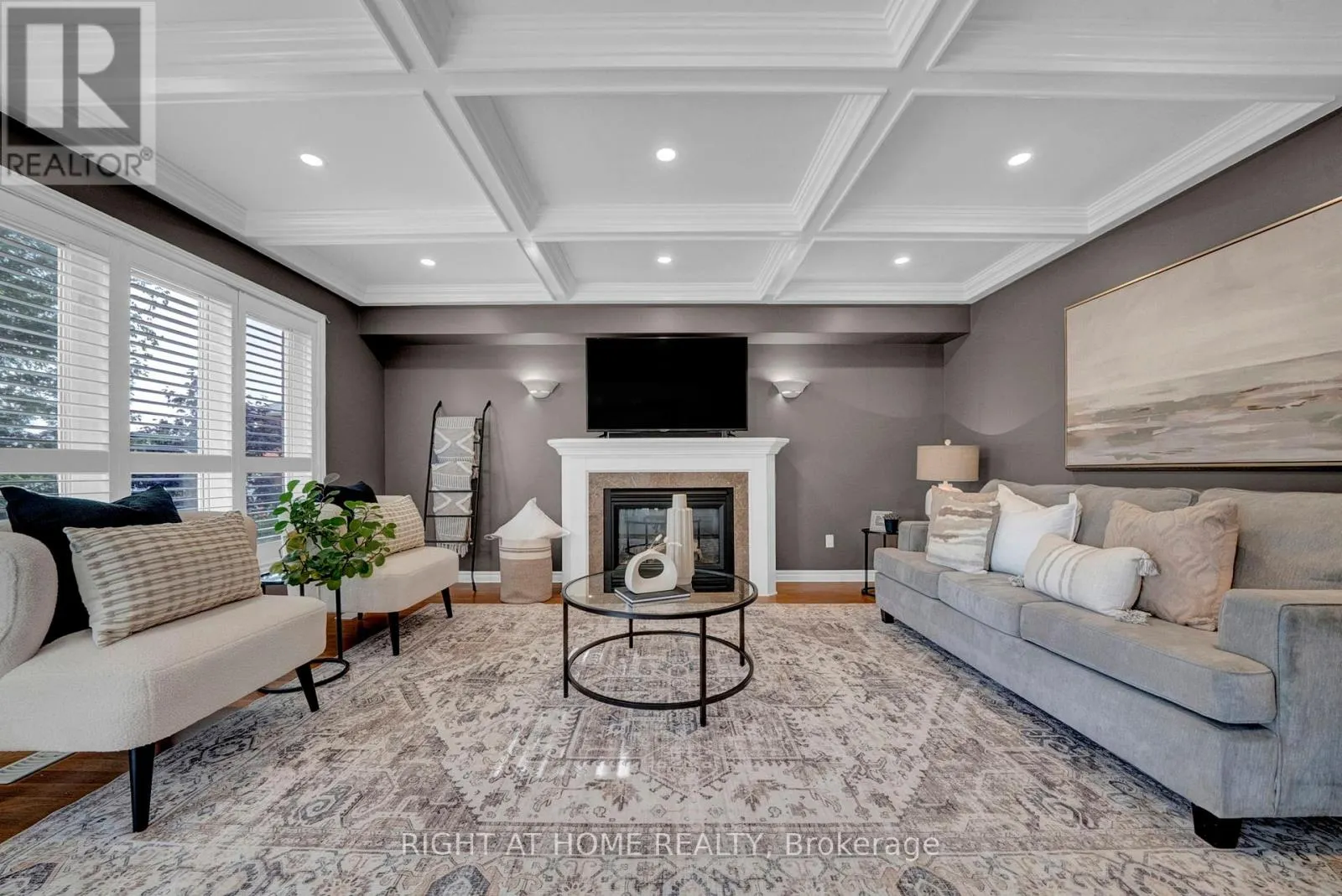 889 OBERLAND DRIVE