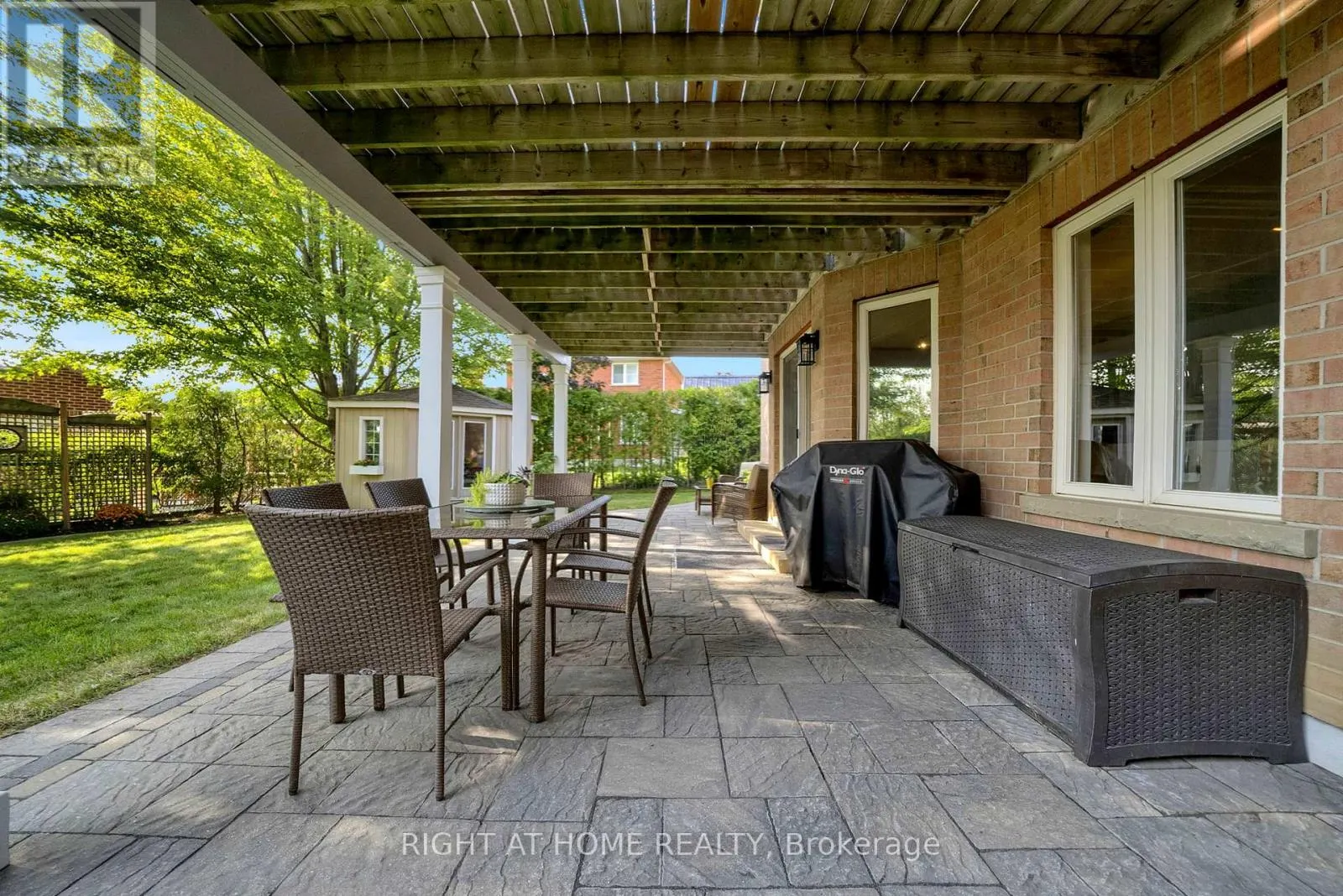 889 OBERLAND DRIVE