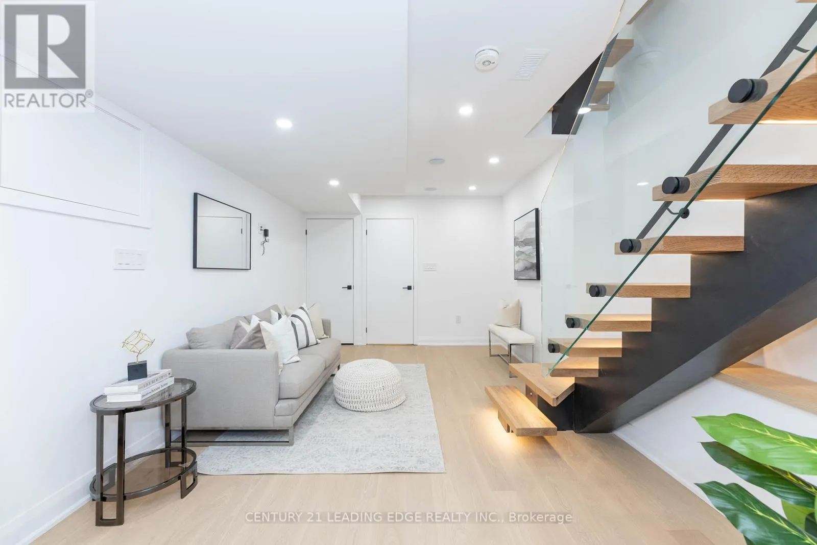 12 MARIGOLD AVENUE
