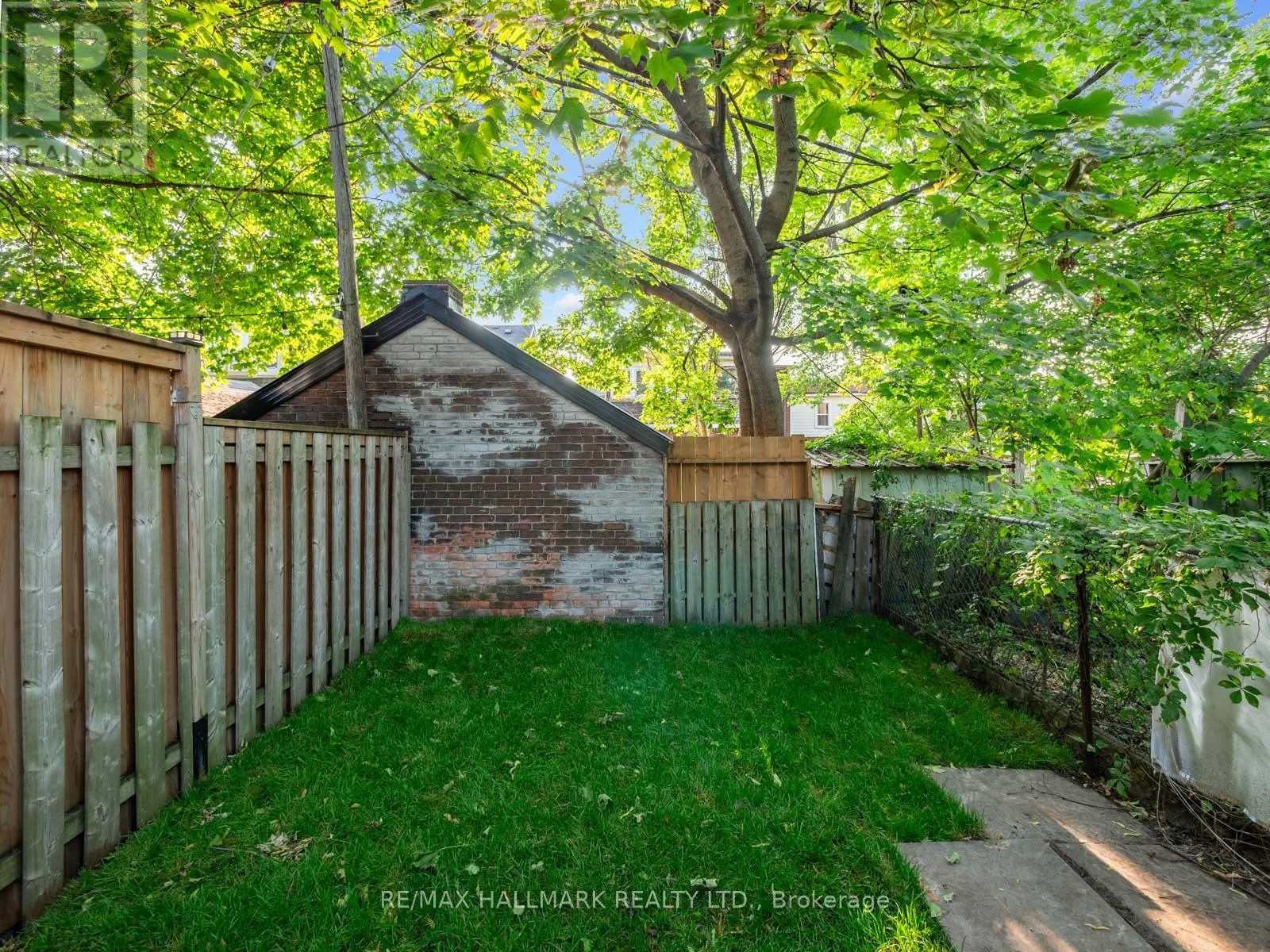 92 MOBERLY AVENUE
