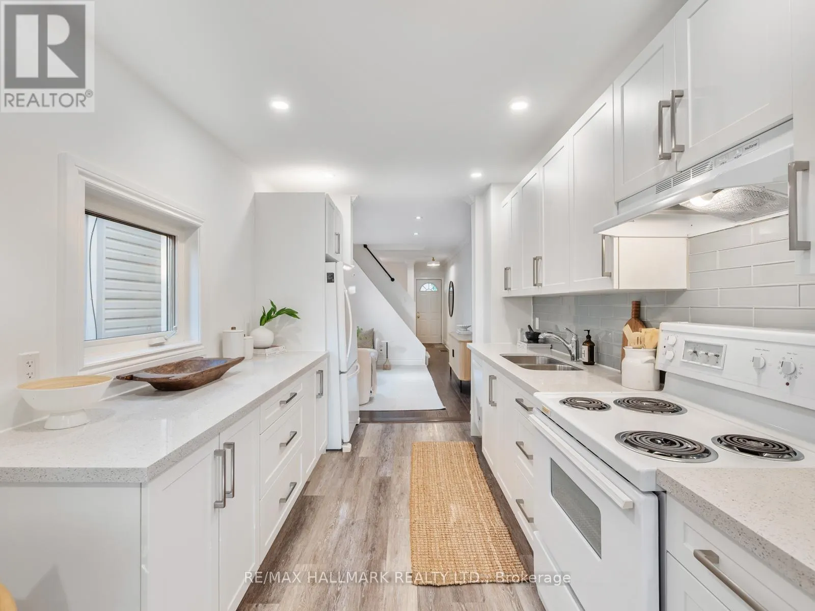 92 MOBERLY AVENUE