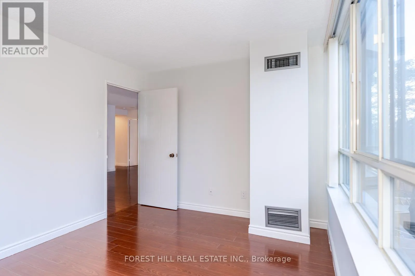 303 - 225 BAMBURGH CIRCLE
