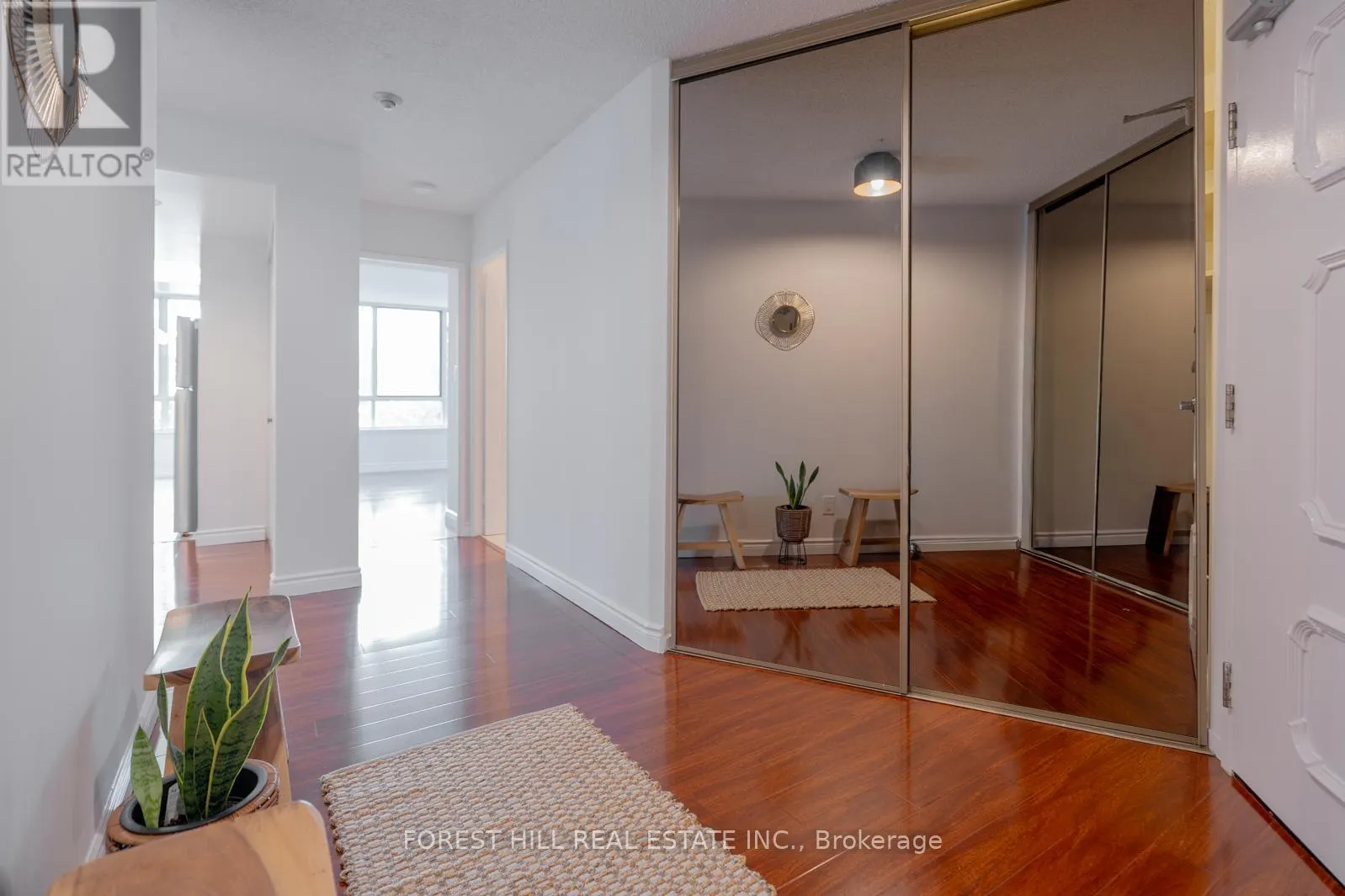 303 - 225 BAMBURGH CIRCLE
