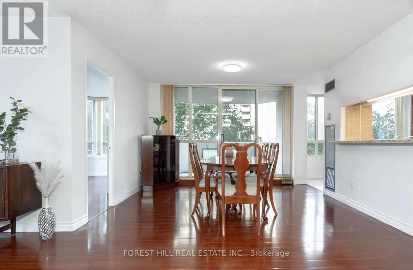 303 - 225 BAMBURGH CIRCLE