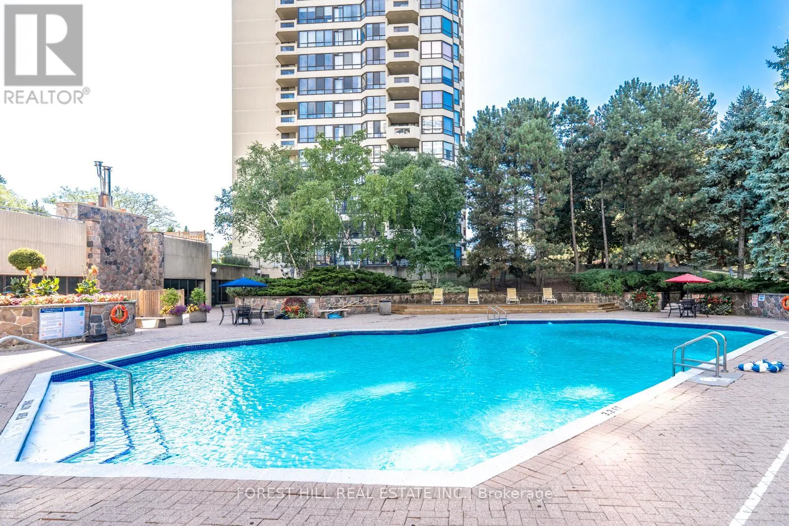 303 - 225 BAMBURGH CIRCLE