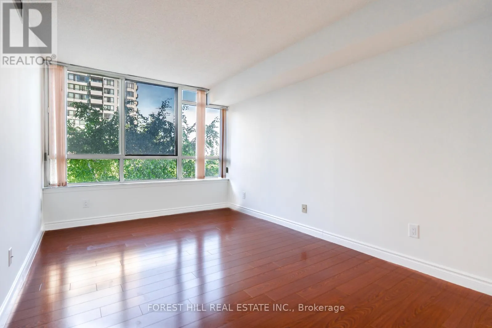 303 - 225 BAMBURGH CIRCLE