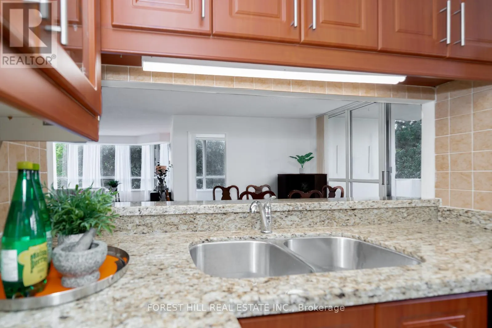 303 - 225 BAMBURGH CIRCLE
