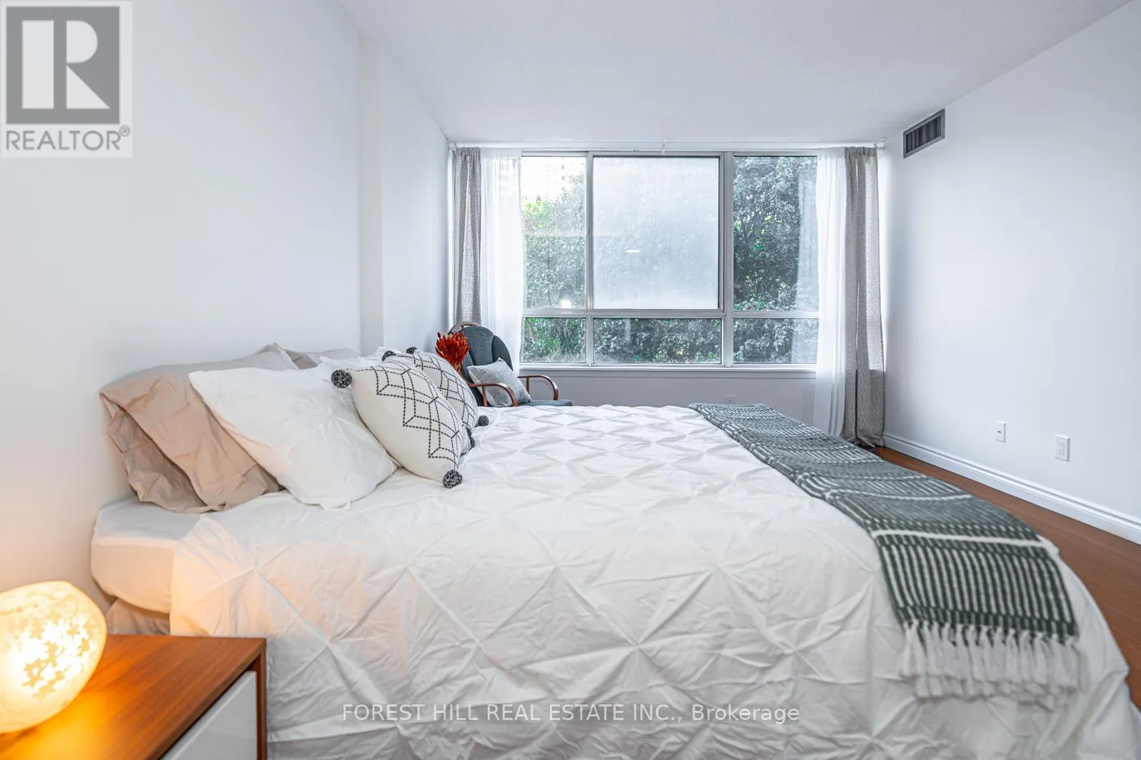 303 - 225 BAMBURGH CIRCLE