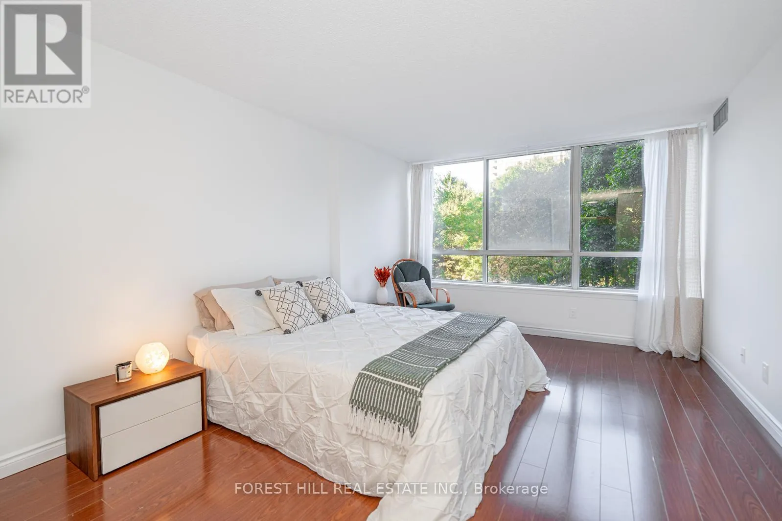 303 - 225 BAMBURGH CIRCLE